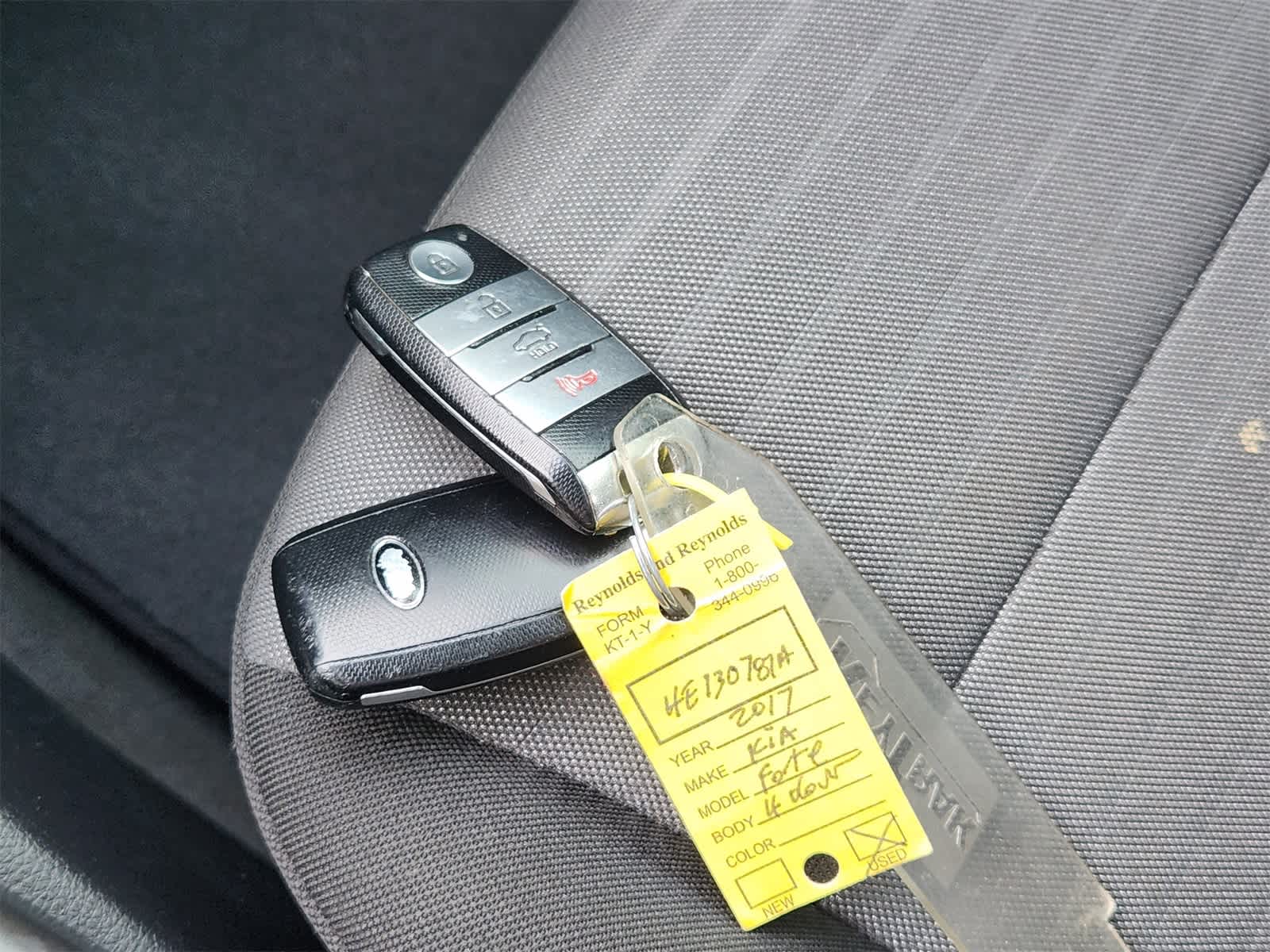 Thumbnail: 2017 Kia Forte - 33