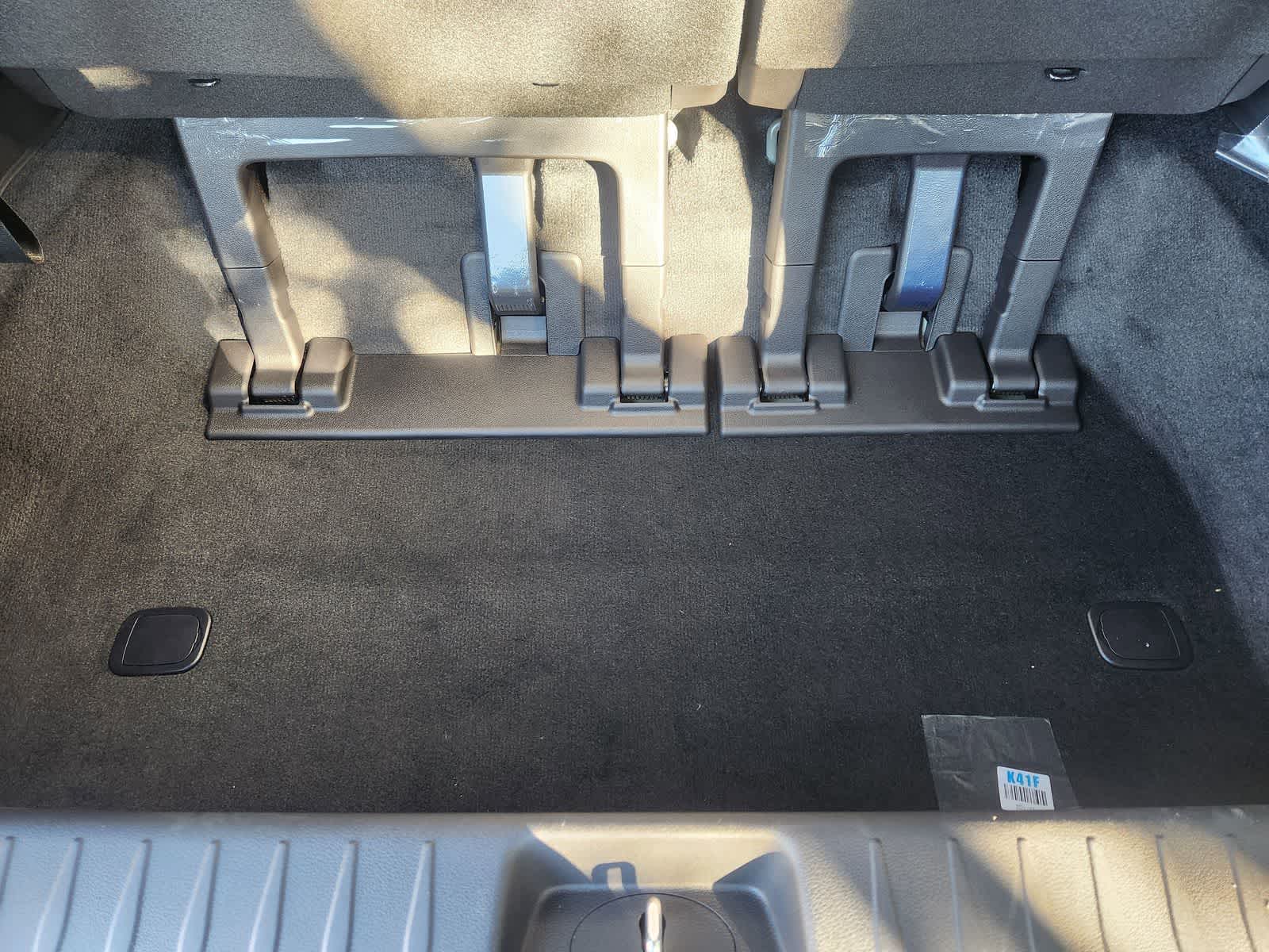 Thumbnail: 2026 Kia Carnival - 25