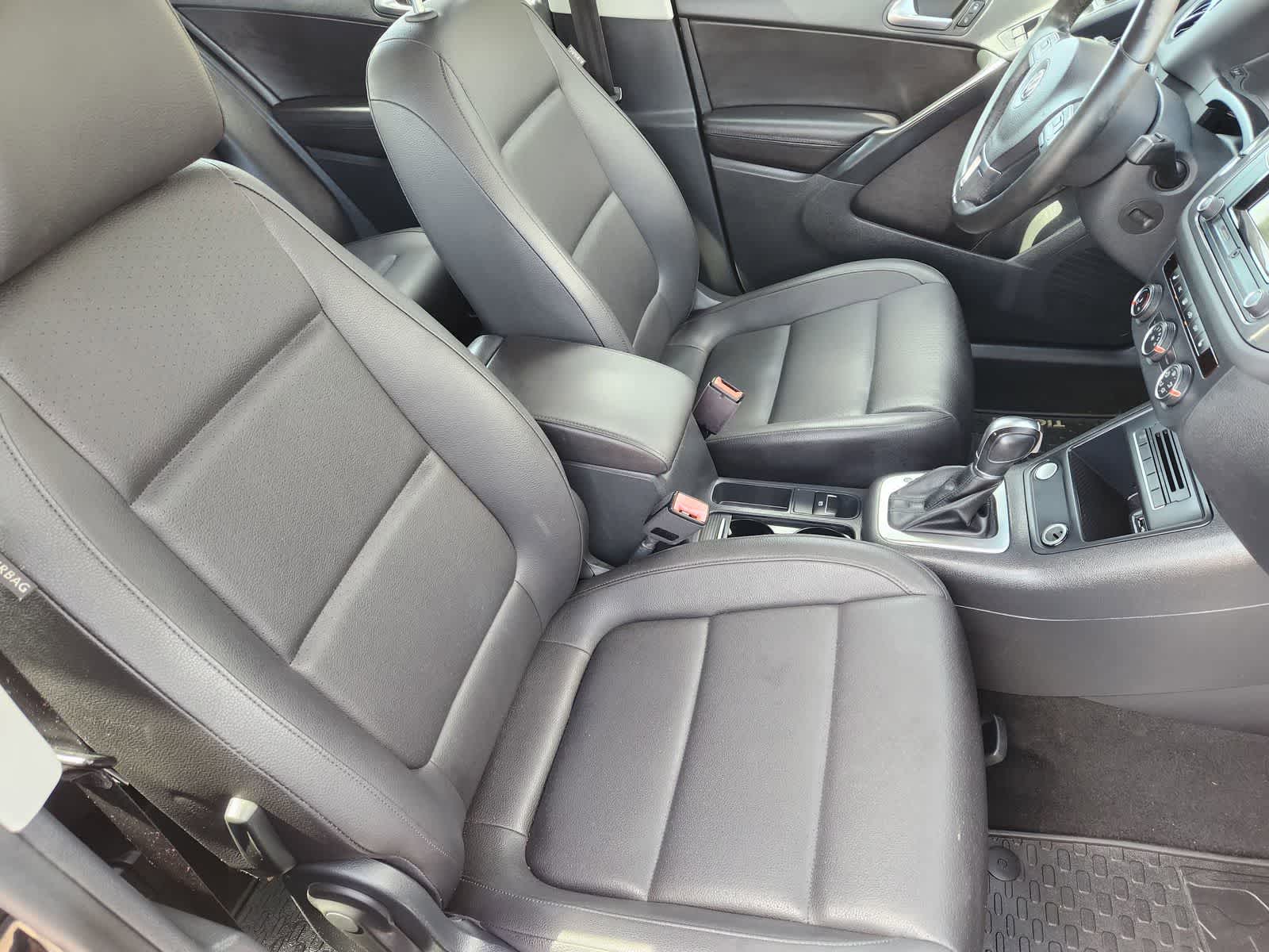 Thumbnail: 2016 Volkswagen Tiguan - 12