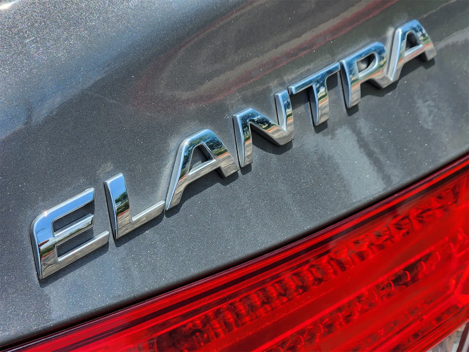 2013 Hyundai Elantra GLS 12