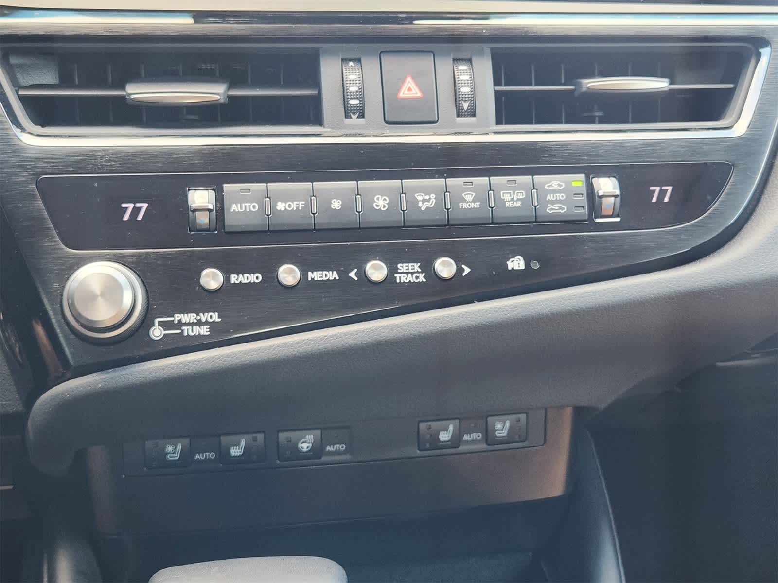 Thumbnail: 2024 Lexus ES - 18