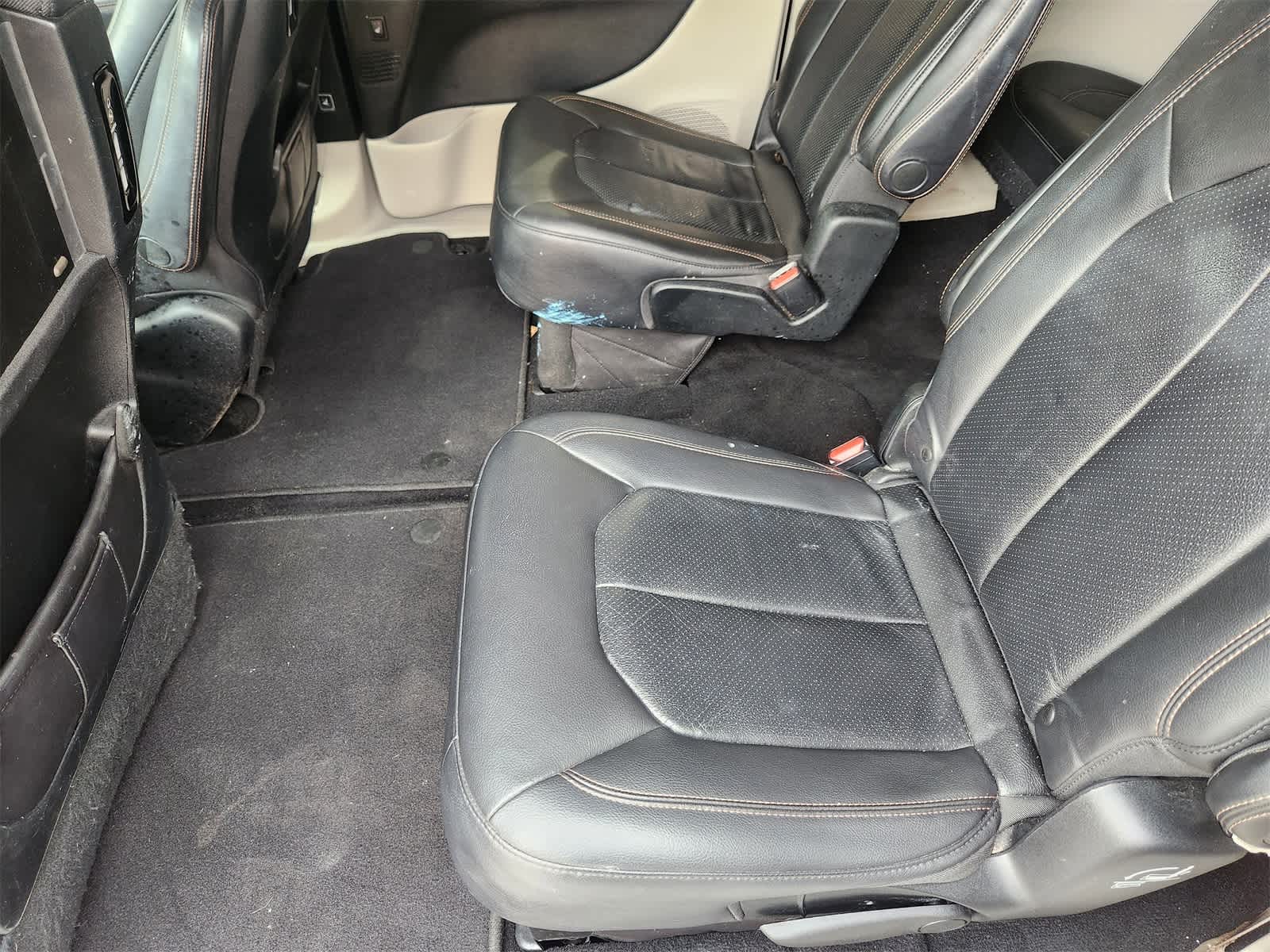 Thumbnail: 2018 Chrysler Pacifica - 28