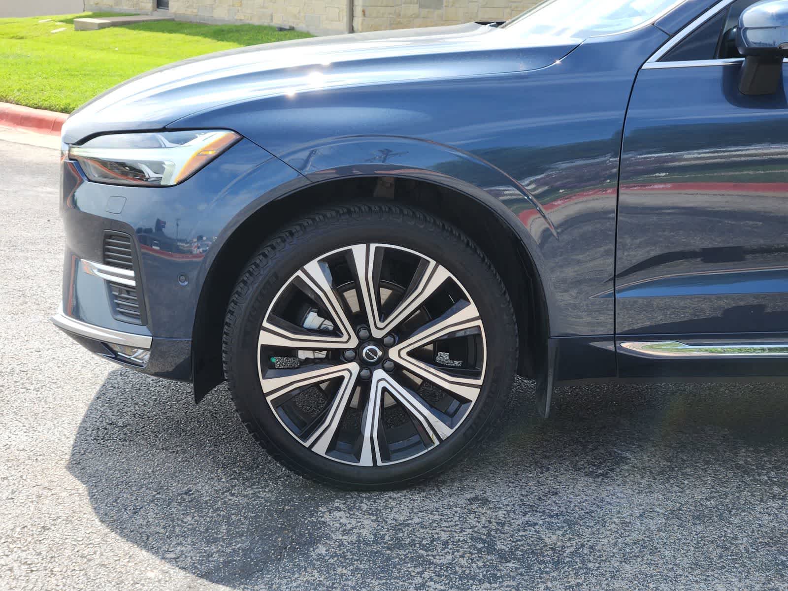 Thumbnail: 2023 Volvo XC60 - 7