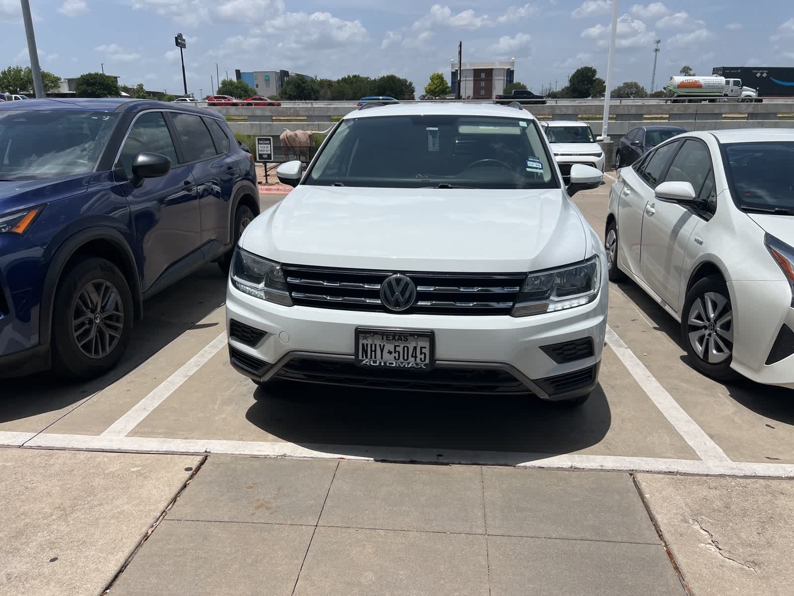 Thumbnail: 2020 Volkswagen Tiguan - 2