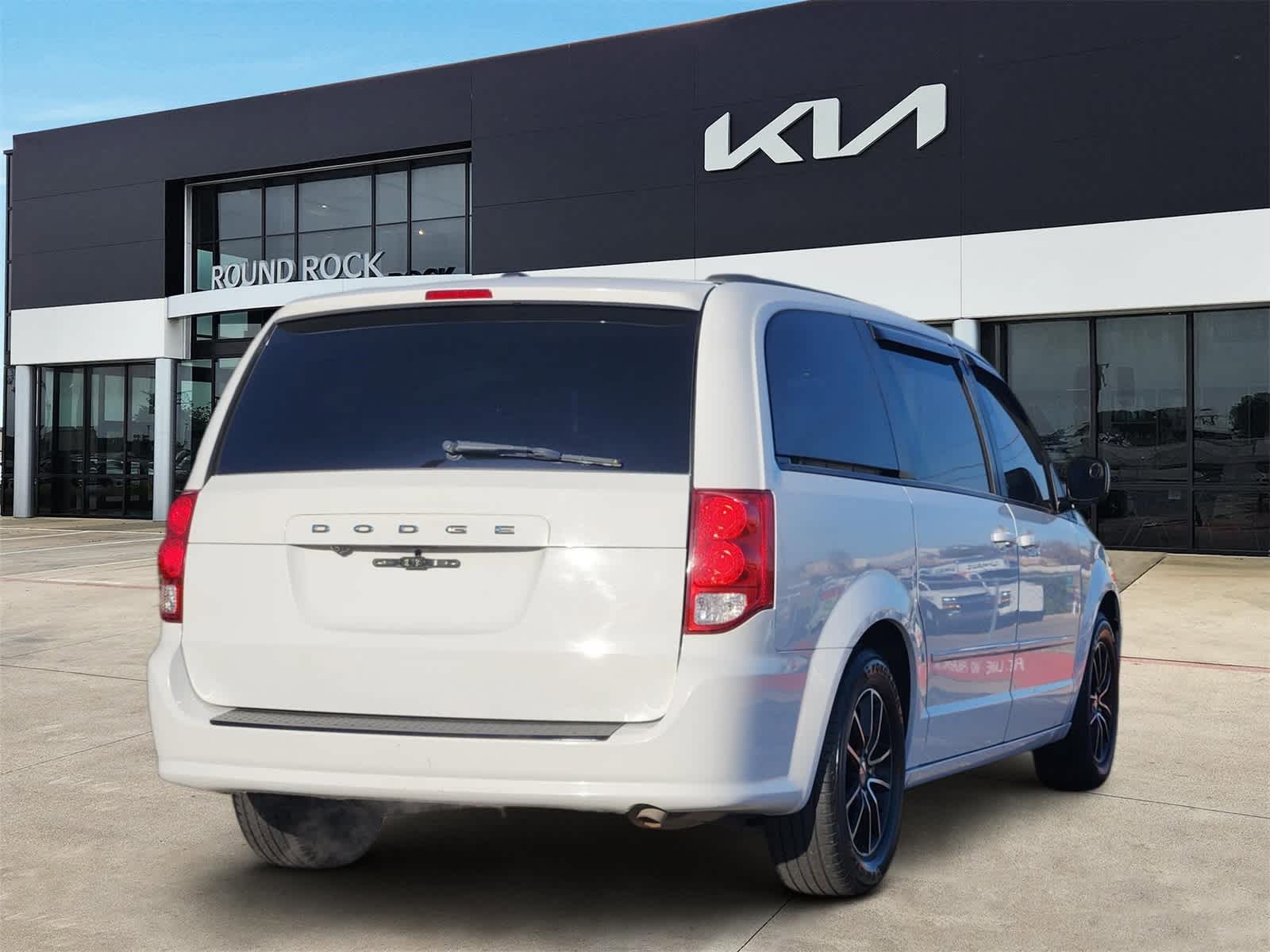 Thumbnail: 2017 Dodge Grand Caravan - 5