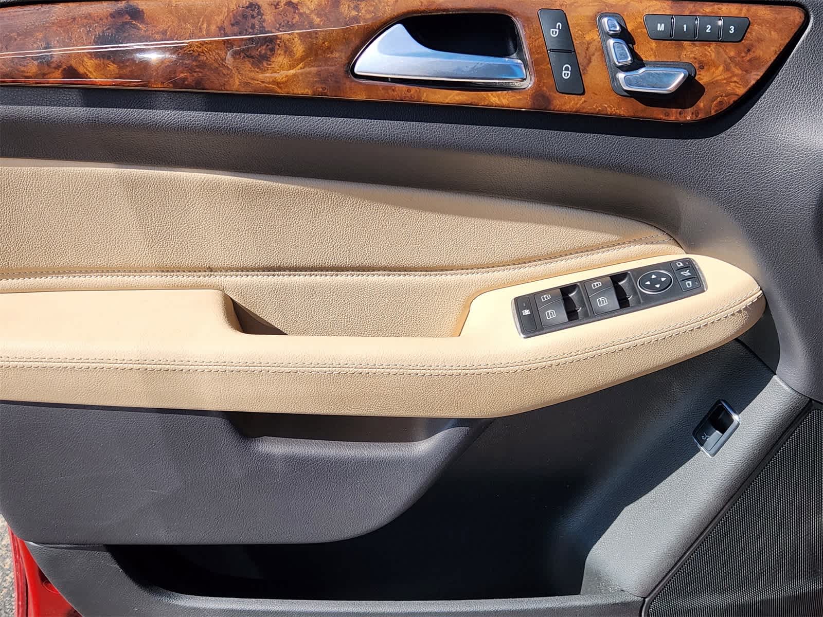 Thumbnail: 2017 Mercedes-Benz GLS - 21