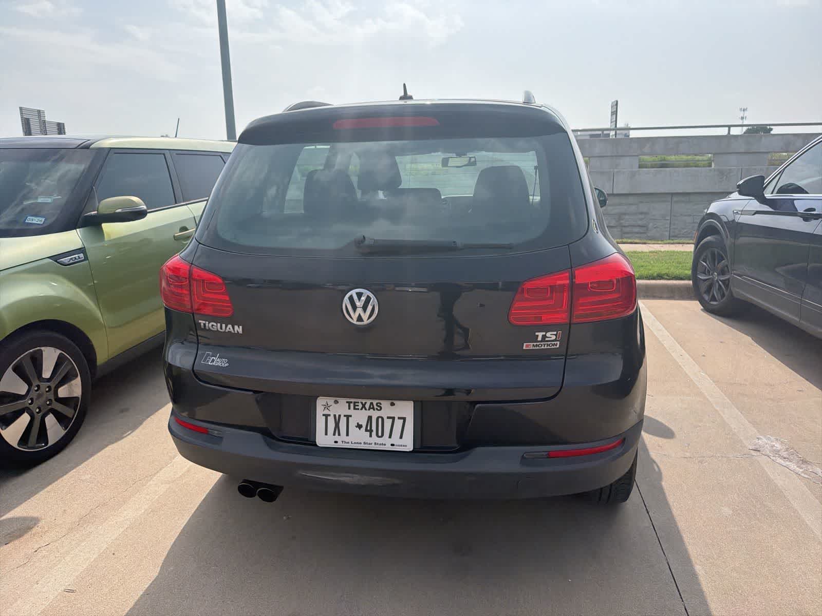Thumbnail: 2016 Volkswagen Tiguan - 7