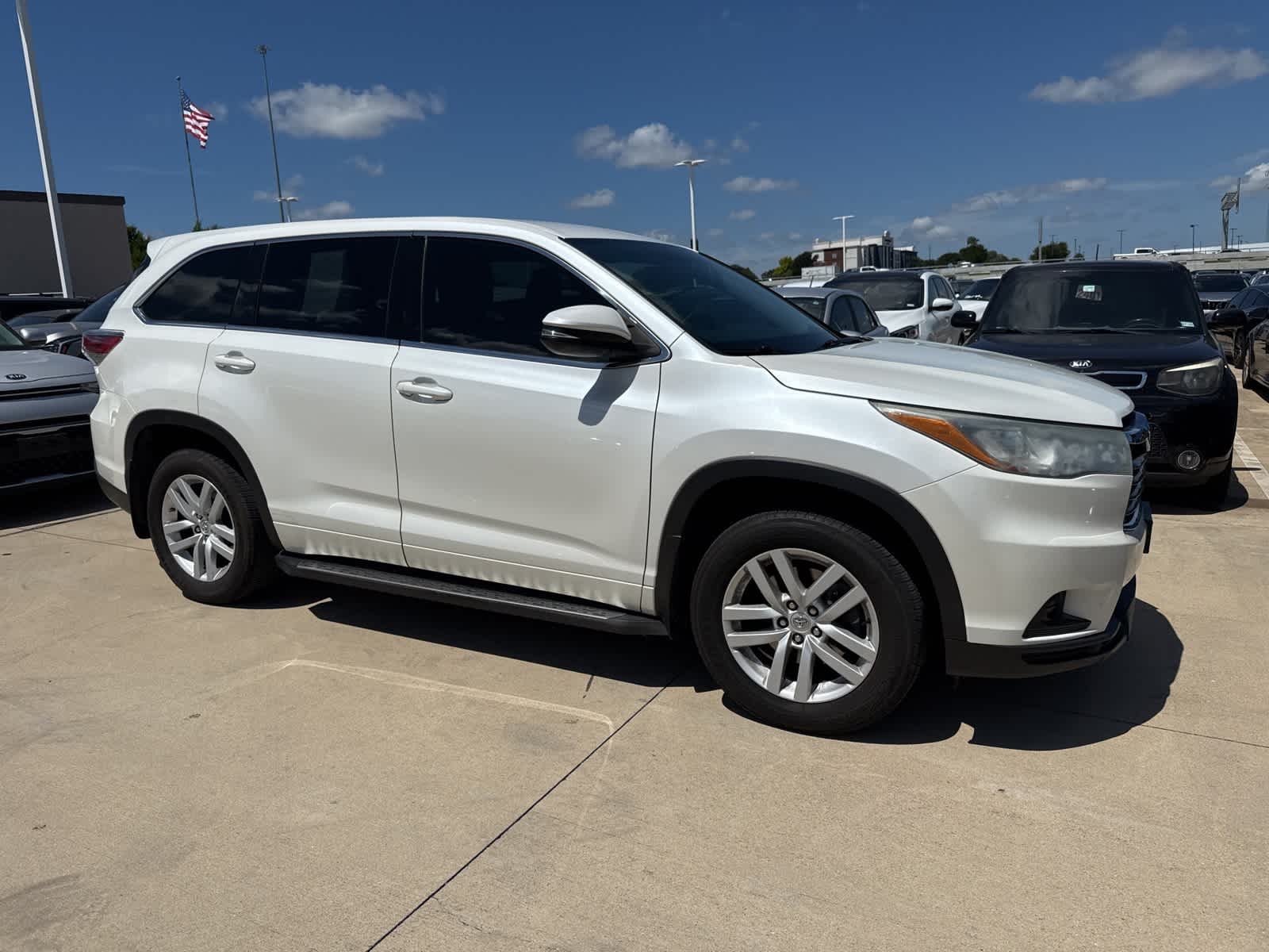 Thumbnail: 2015 Toyota Highlander - 4