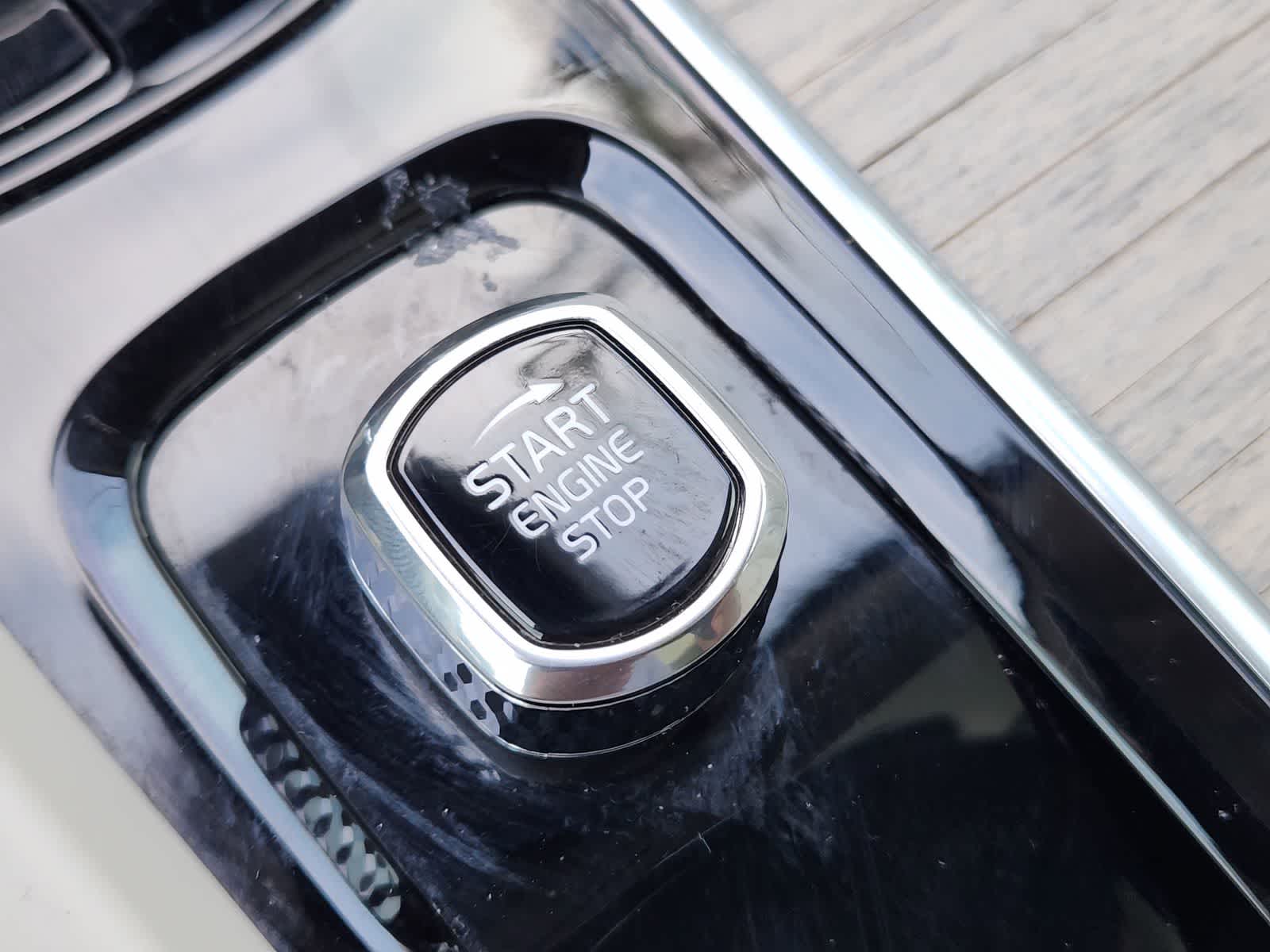 Thumbnail: 2023 Volvo XC60 - 19