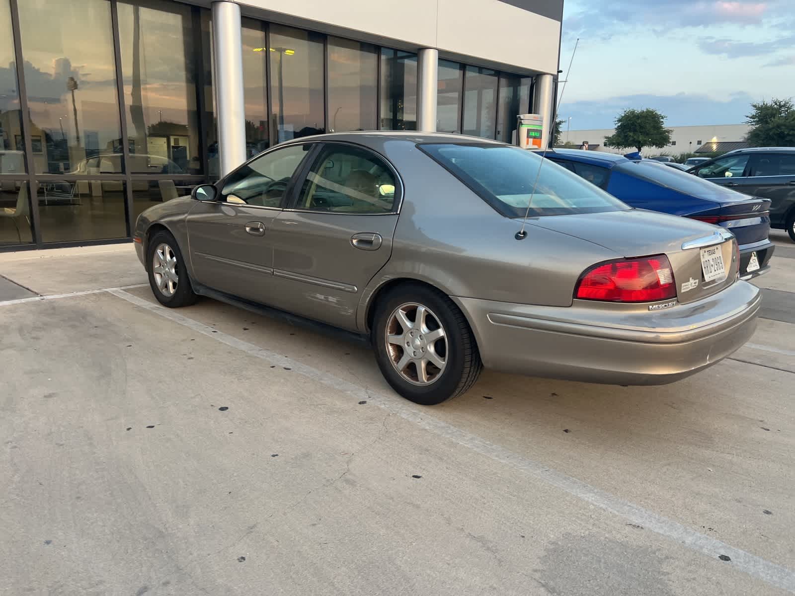2002 Mercury Sable GS photo 2