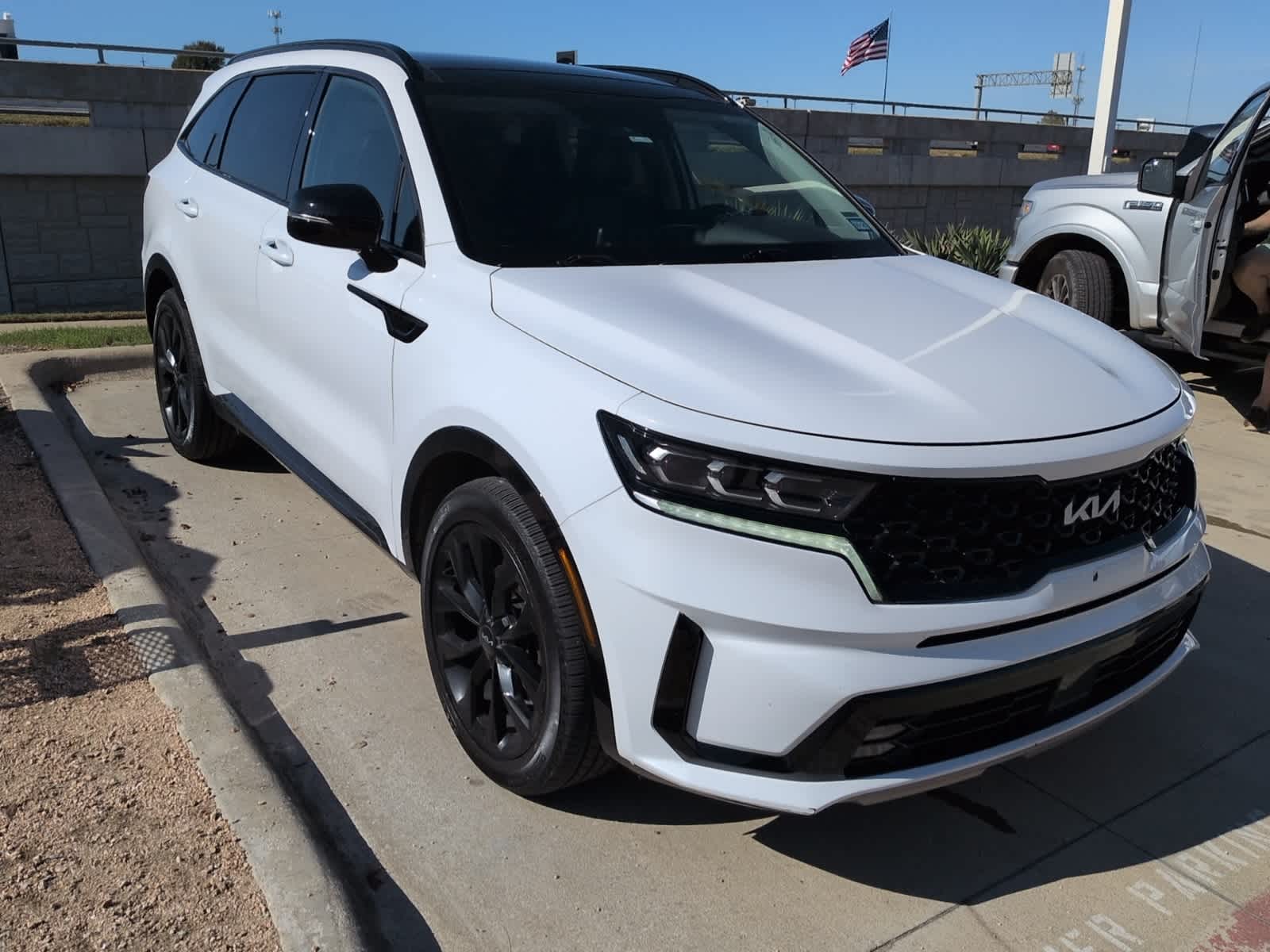 Thumbnail: 2022 Kia Sorento - 5