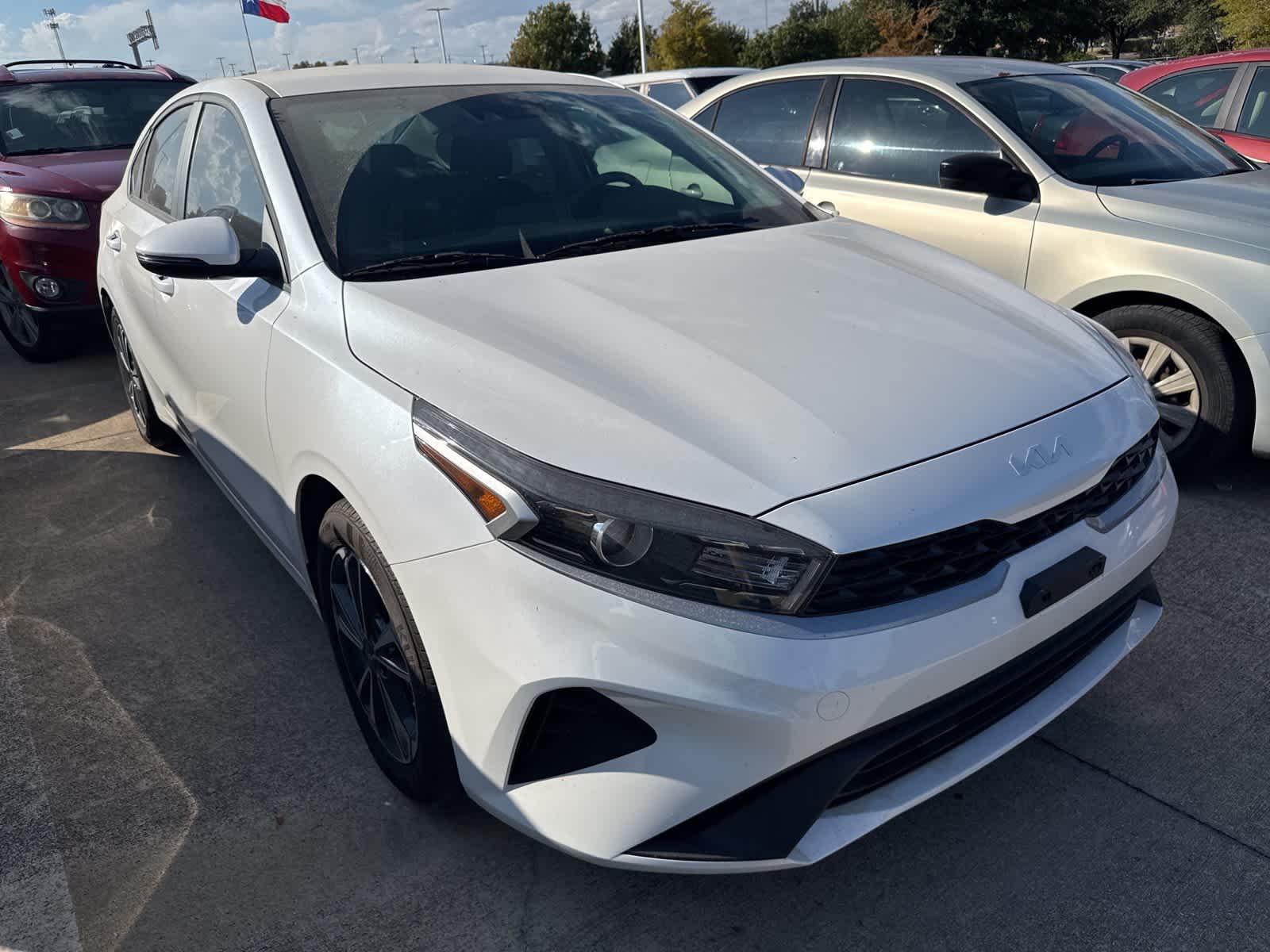 2024 Kia Forte LXS photo 3