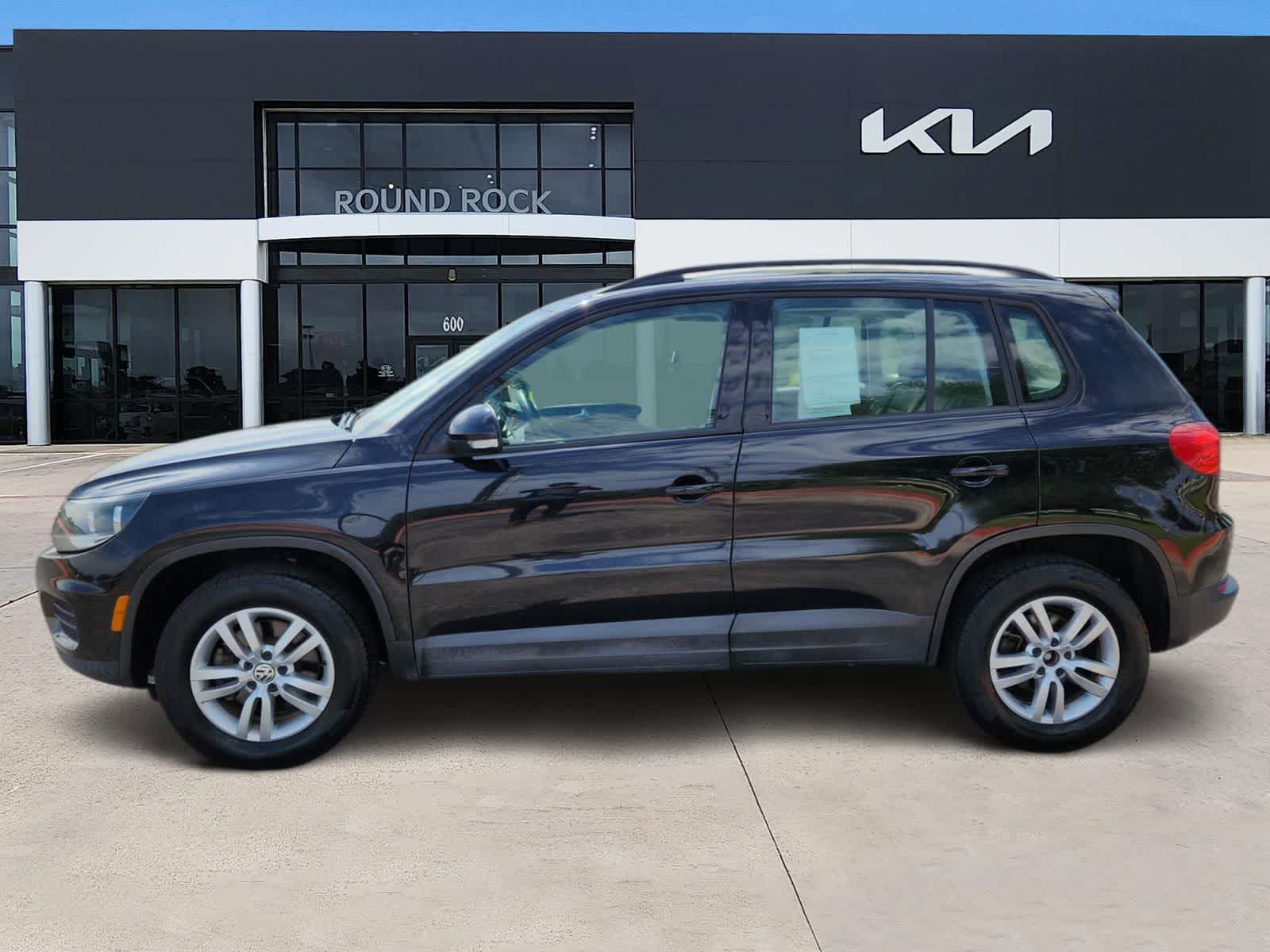 Thumbnail: 2016 Volkswagen Tiguan - 4