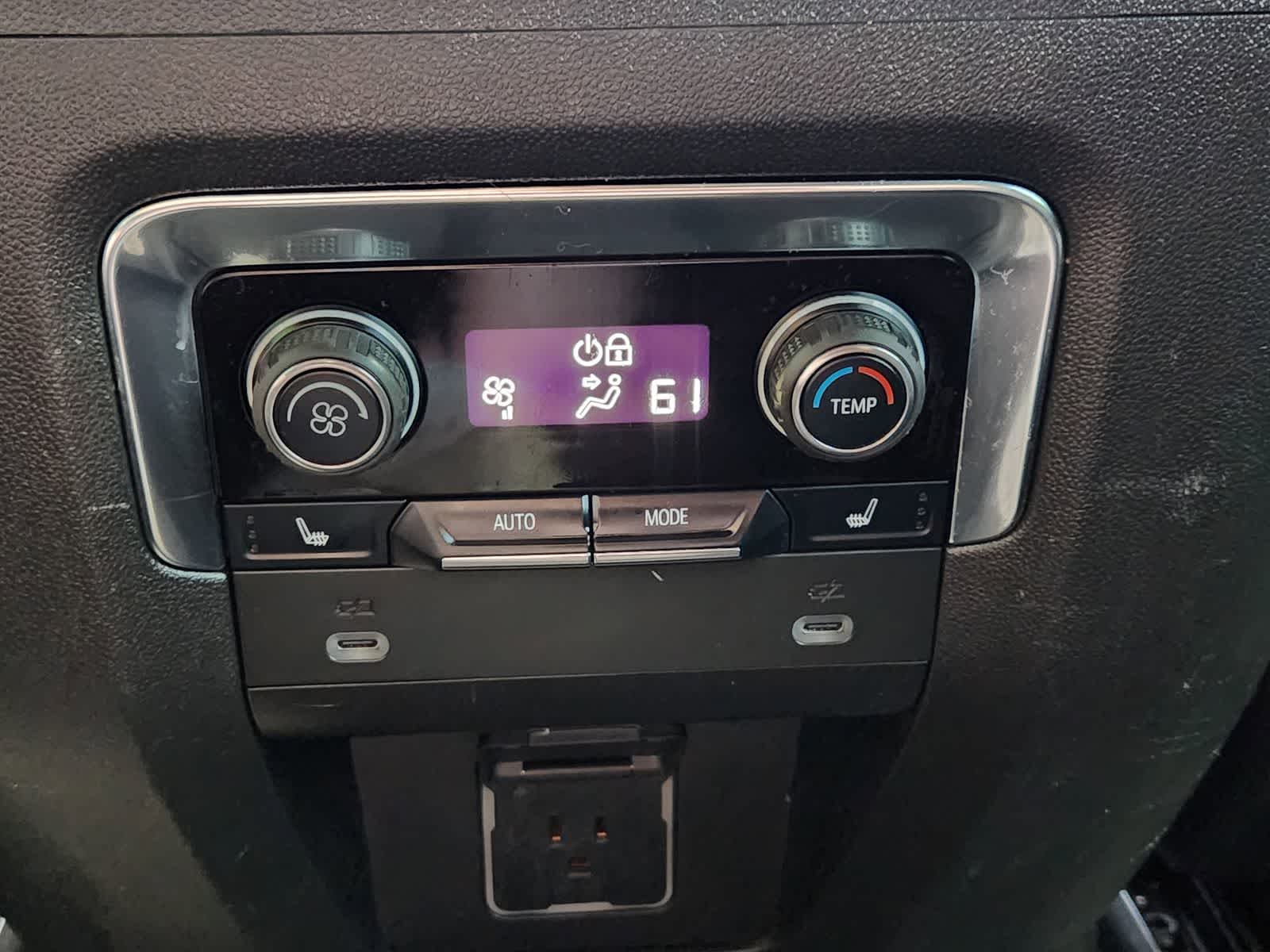 Thumbnail: 2022 Chevrolet Tahoe - 29