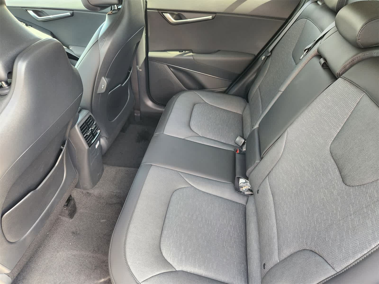 Thumbnail: 2026 Kia Niro - 22