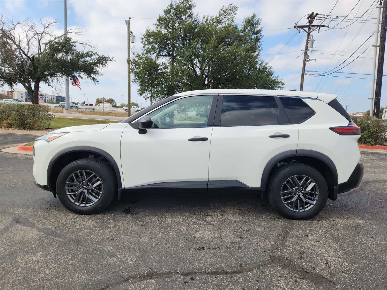 2023 Nissan Rogue S photo 4