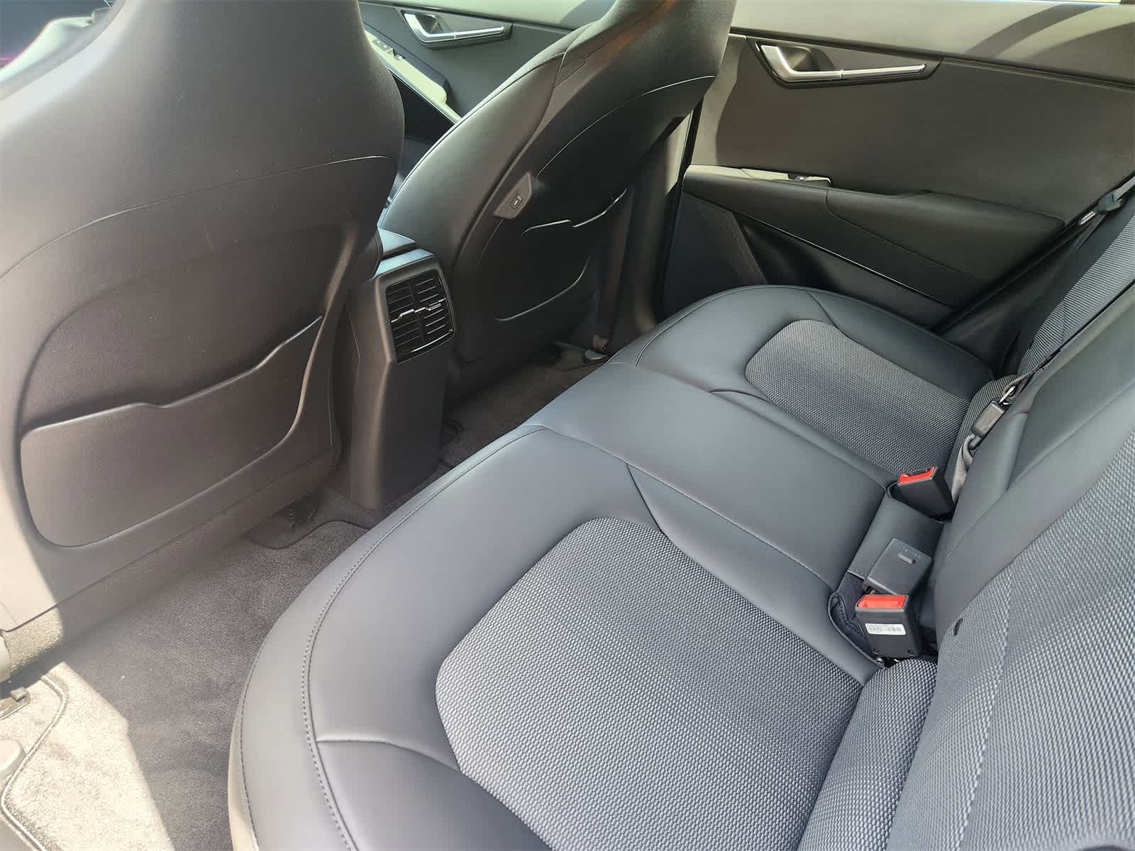 2023 Kia Niro Wind 28