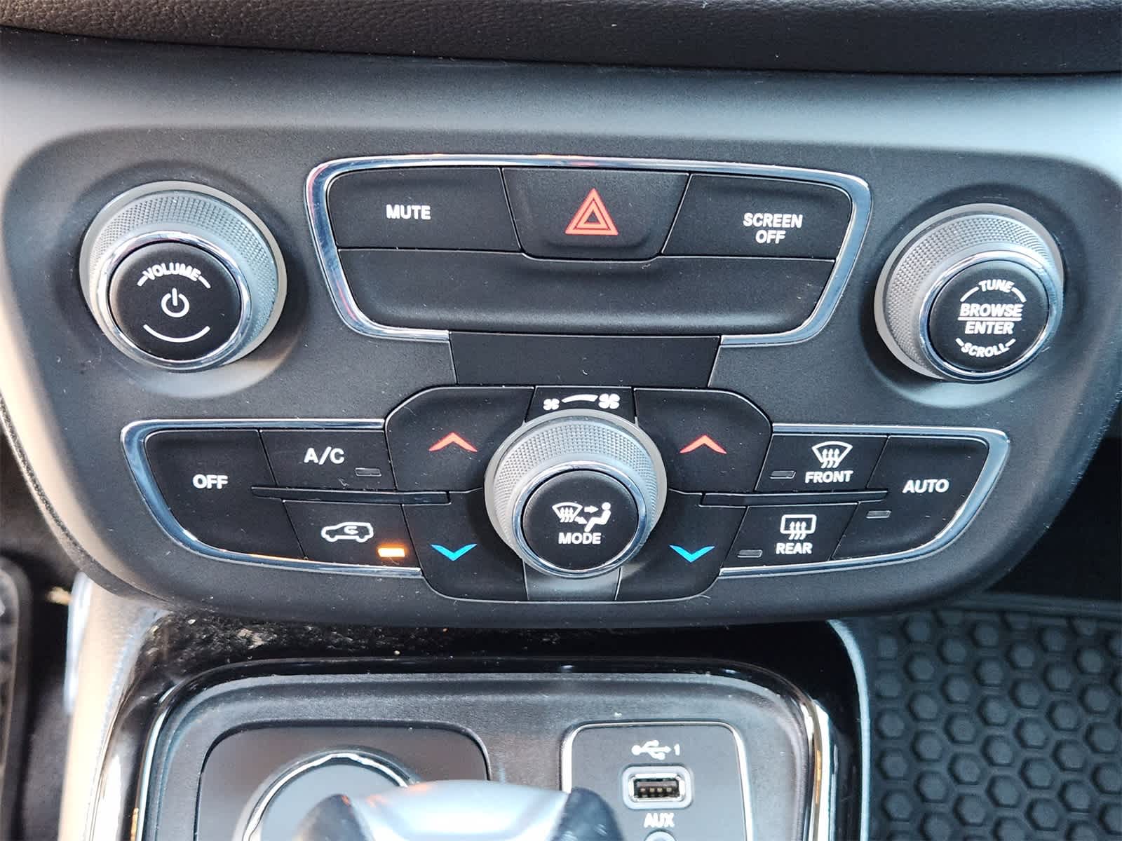 Thumbnail: 2019 Jeep Compass - 18