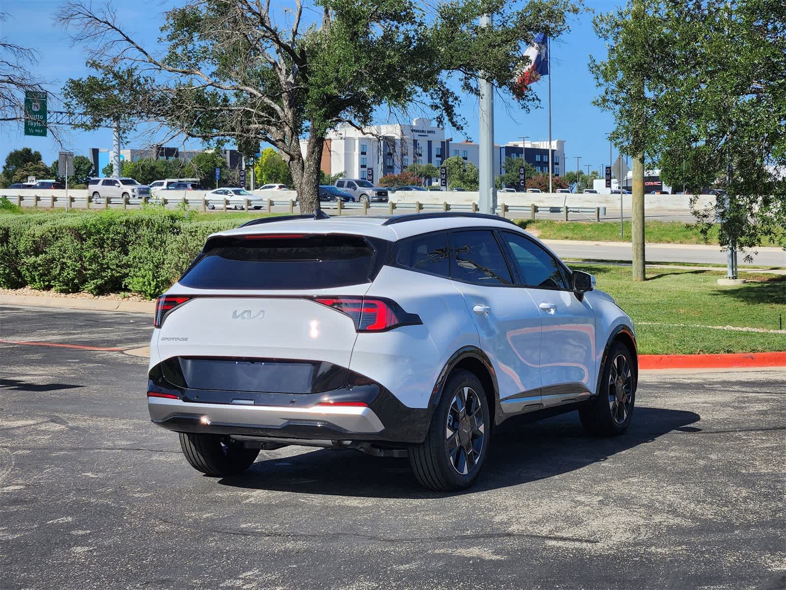 Thumbnail: 2026 Kia Sportage - 4