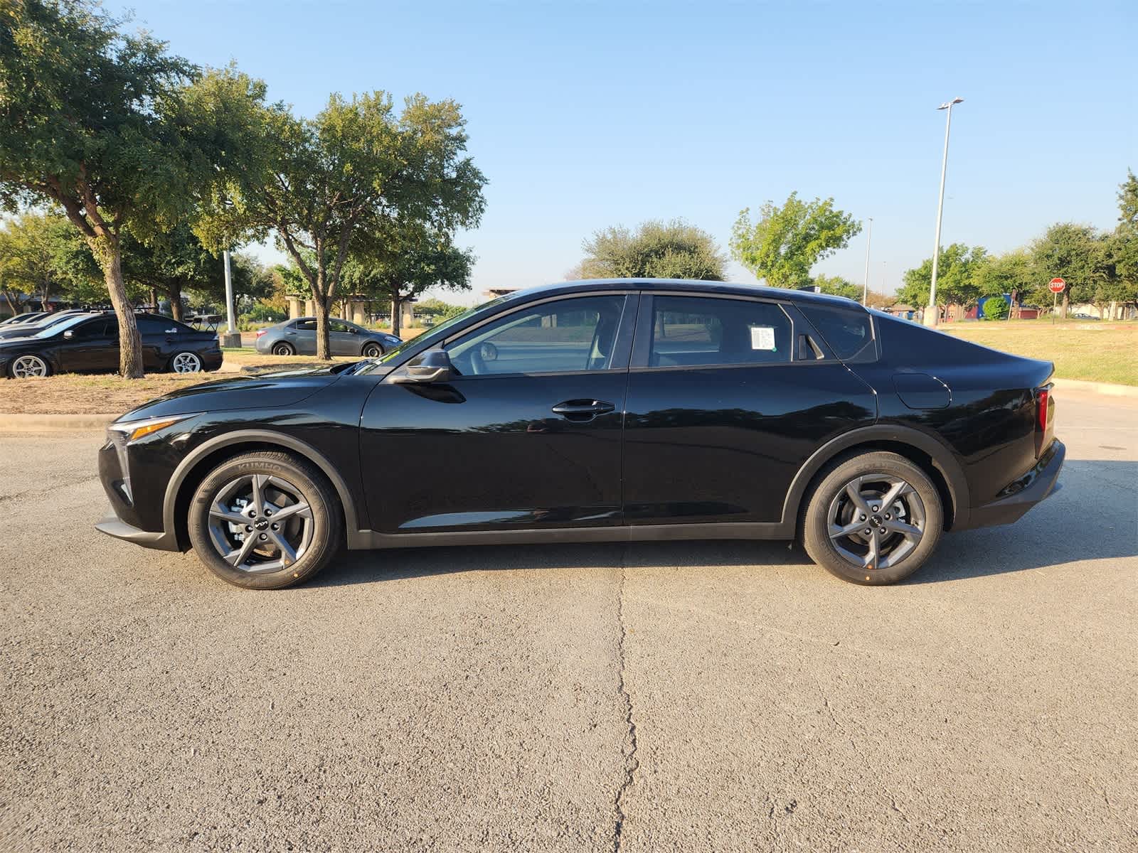 2025 Kia K4 LXS photo 2