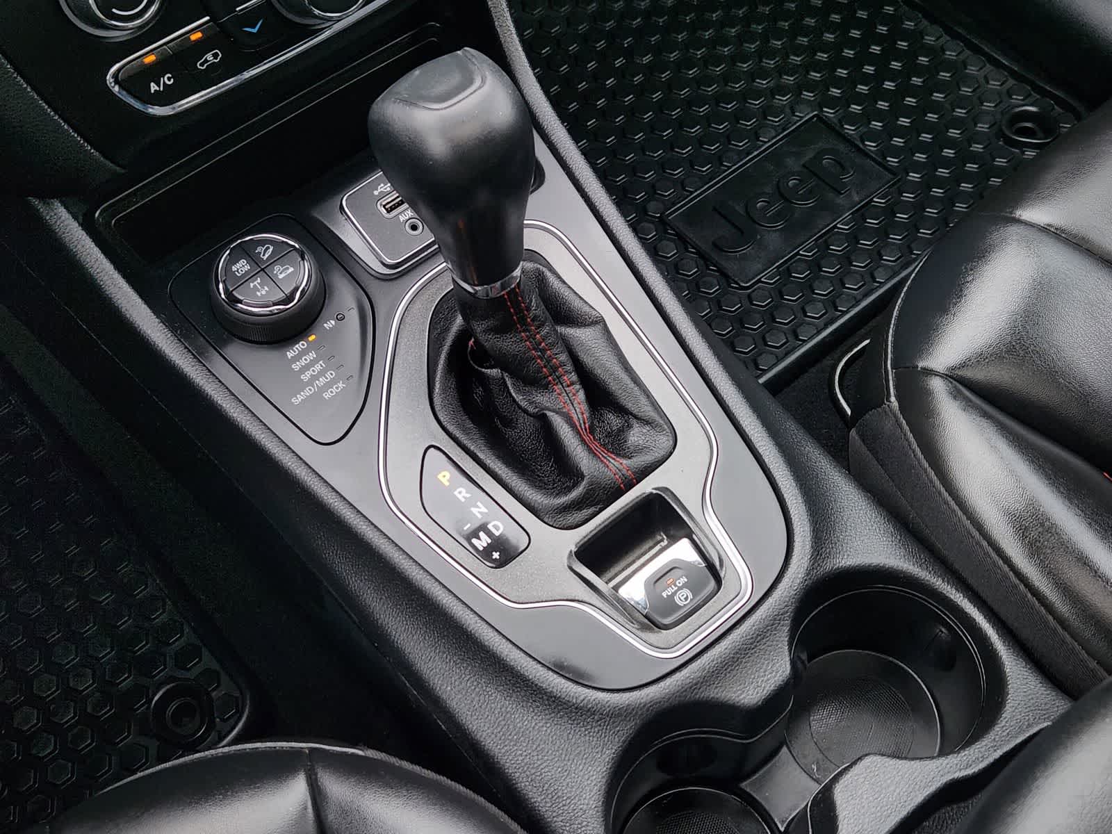 Thumbnail: 2020 Jeep Cherokee - 20