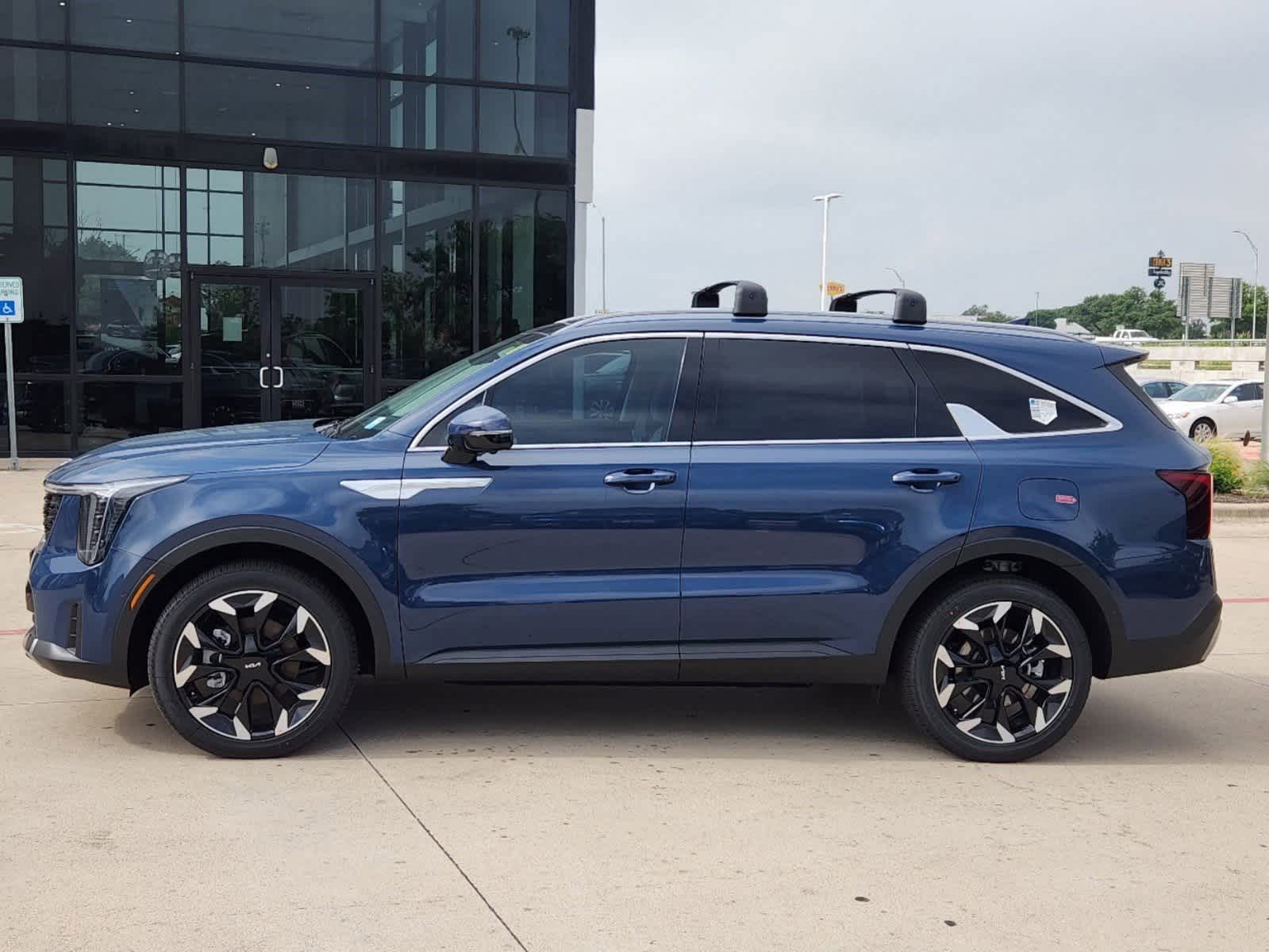 2025 Kia Sorento SX photo 3
