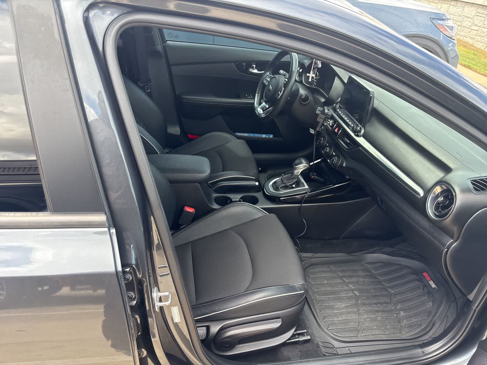 Thumbnail: 2020 Kia Forte - 8