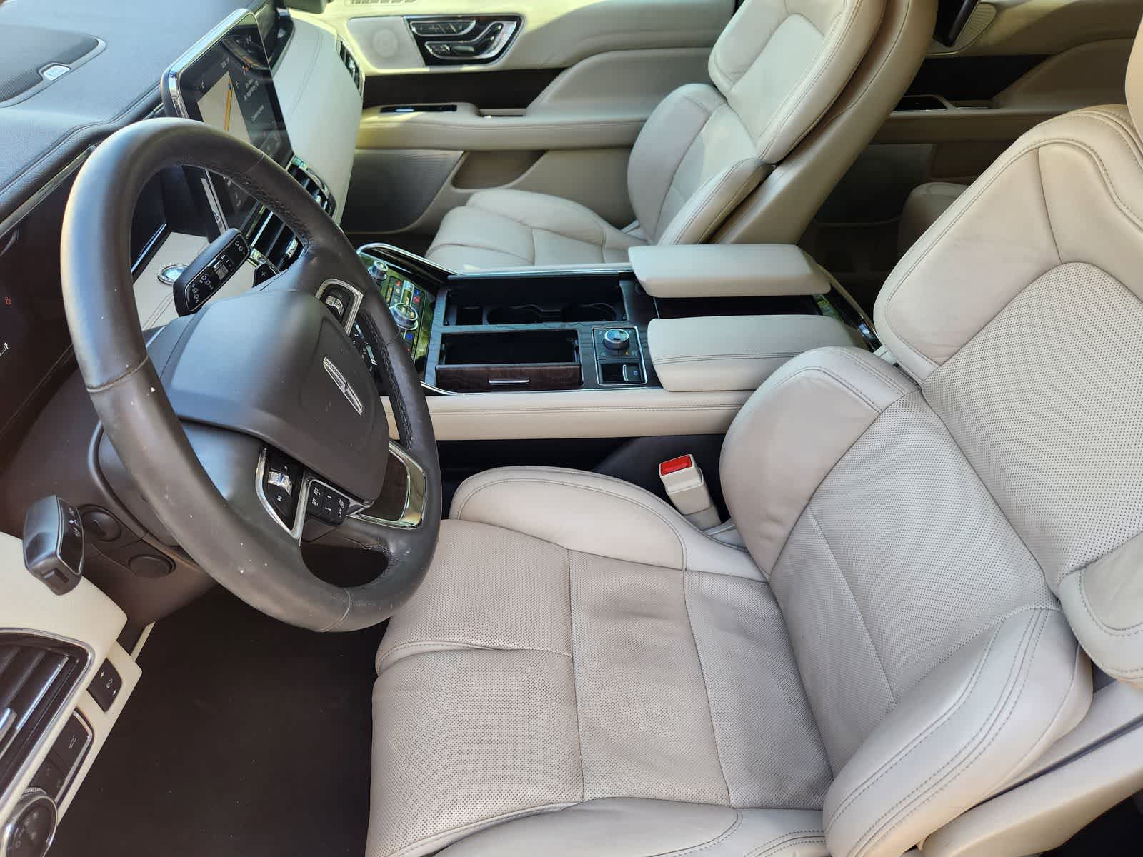 Thumbnail: 2020 Lincoln Navigator - 12