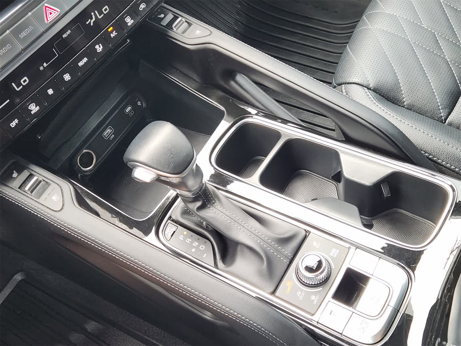 Thumbnail: 2024 Kia Telluride - 20