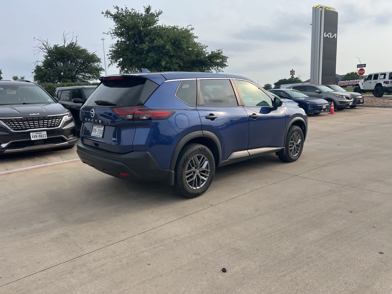 Thumbnail: 2021 Nissan Rogue - 4