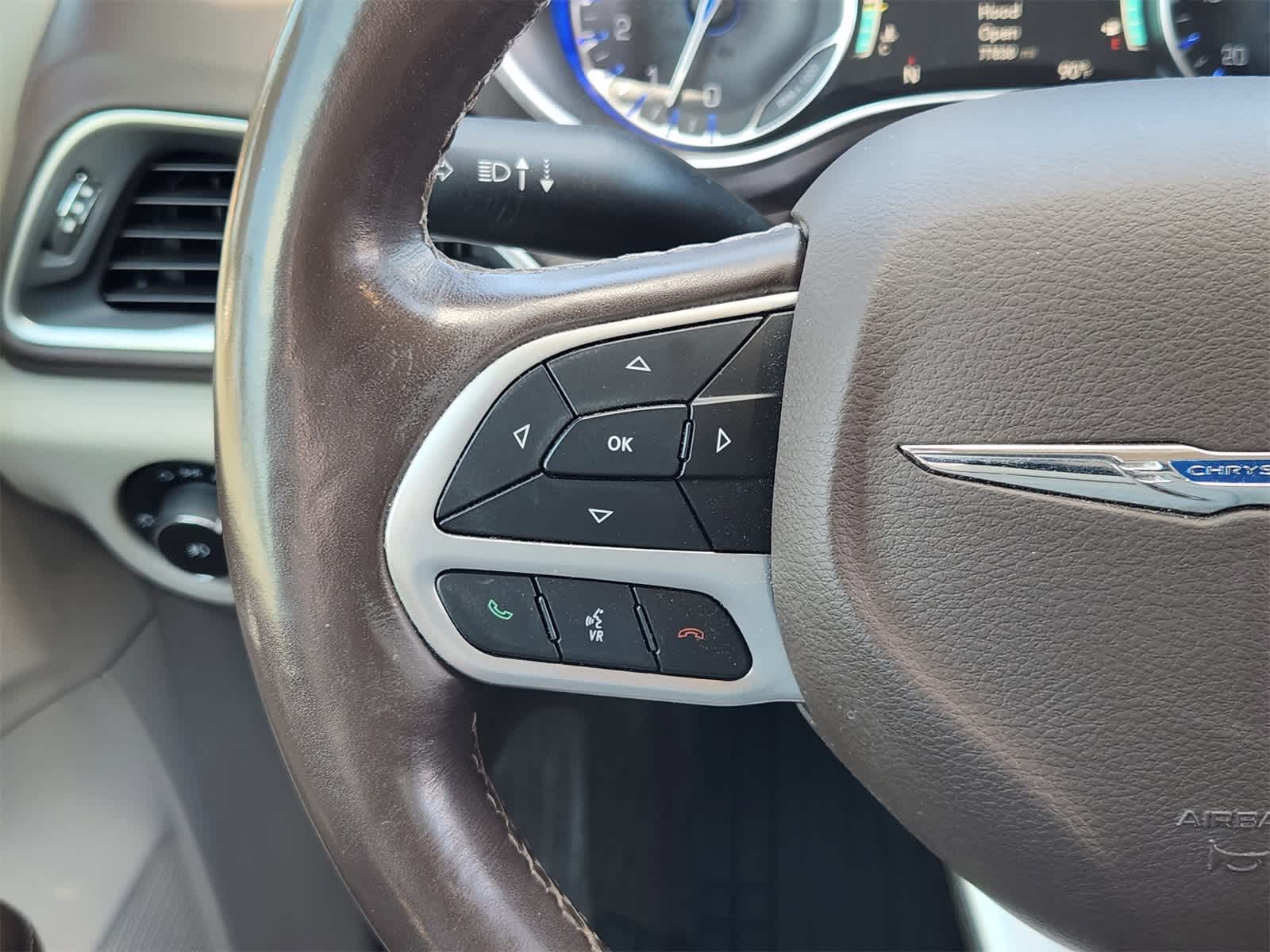 Thumbnail: 2018 Chrysler Pacifica - 25
