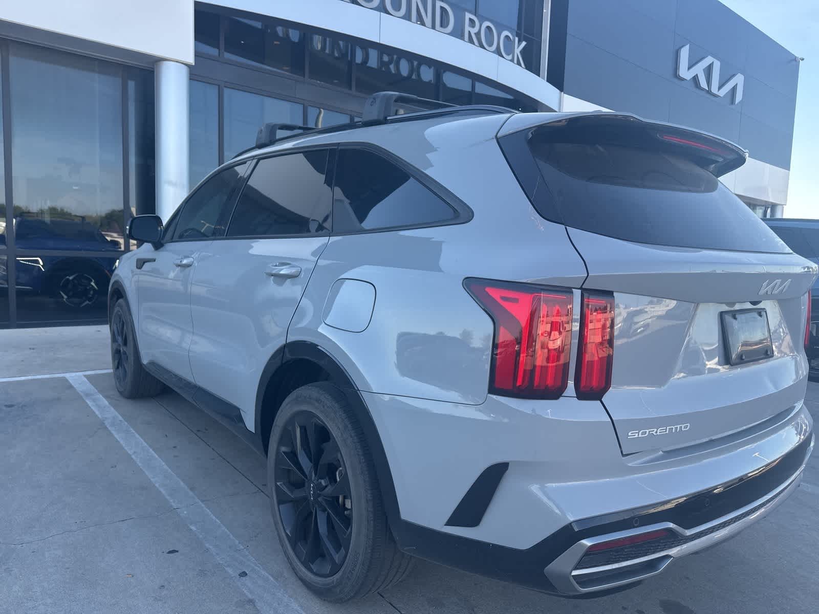 Thumbnail: 2023 Kia Sorento - 3