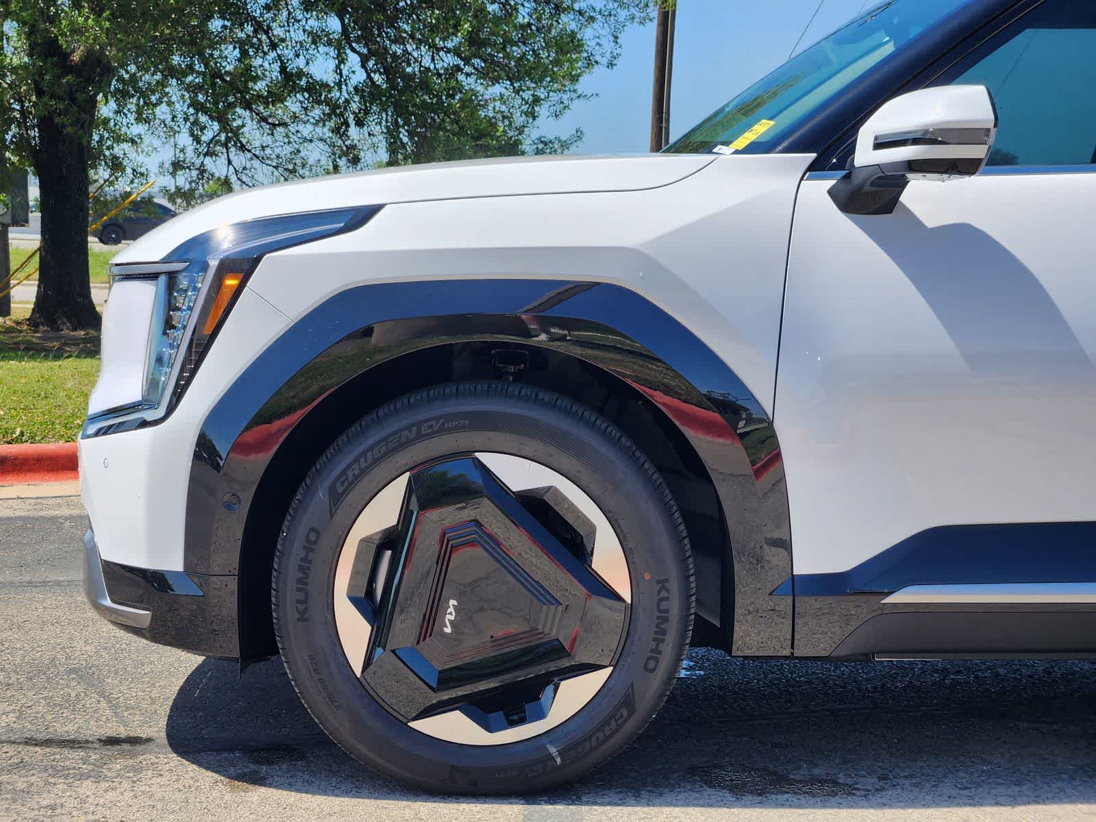 Thumbnail: 2026 Kia EV9 - 8