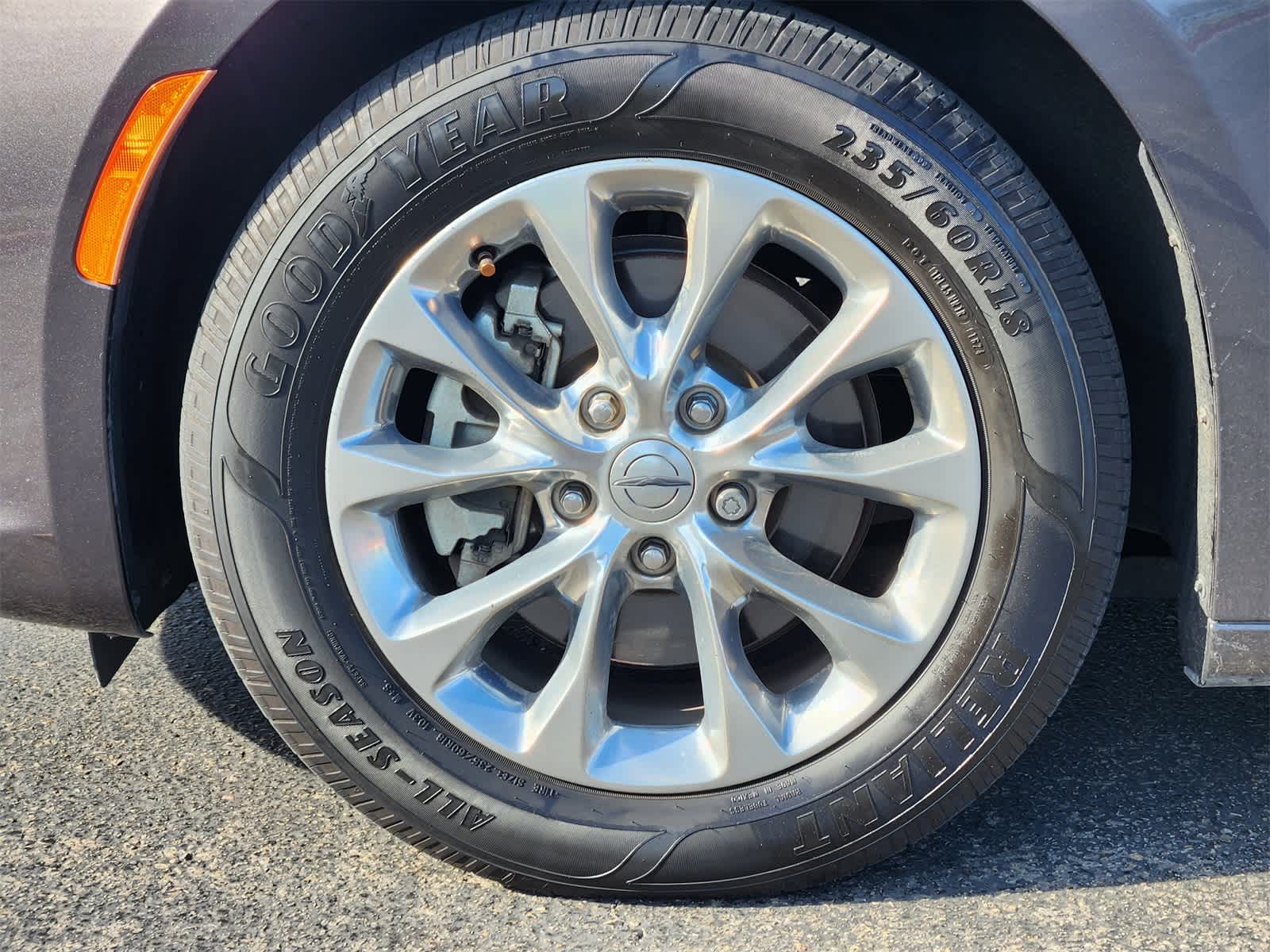 Thumbnail: 2021 Chrysler Pacifica - 9