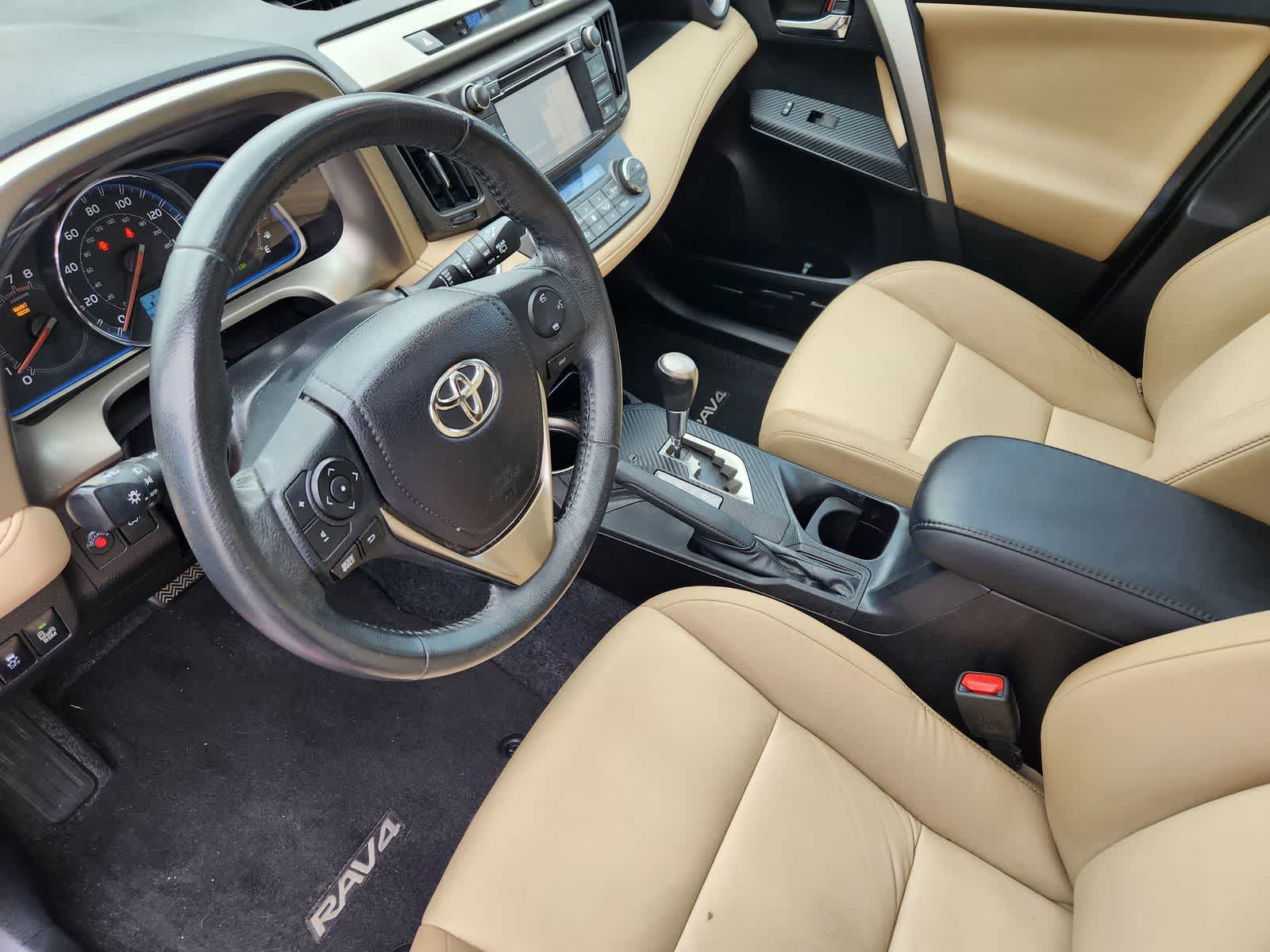 Thumbnail: 2015 Toyota RAV4 - 2