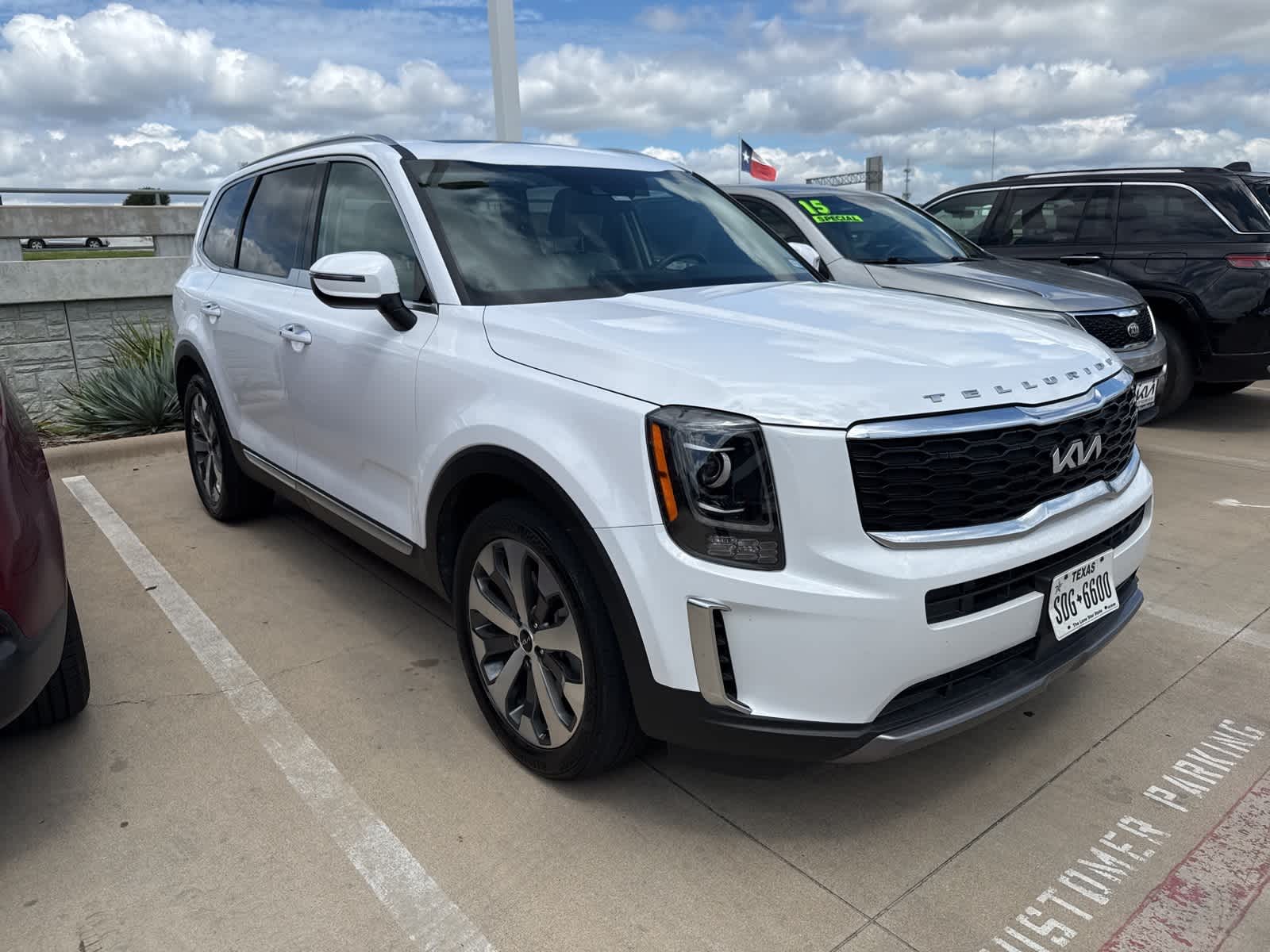 Thumbnail: 2022 Kia Telluride - 3