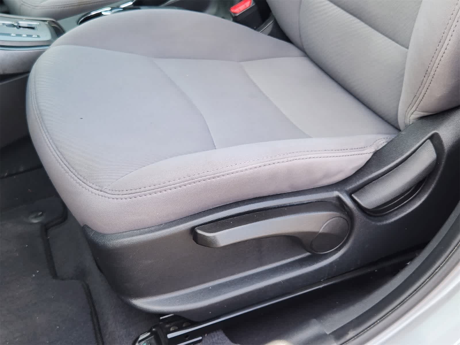 2013 Hyundai Elantra GLS 22