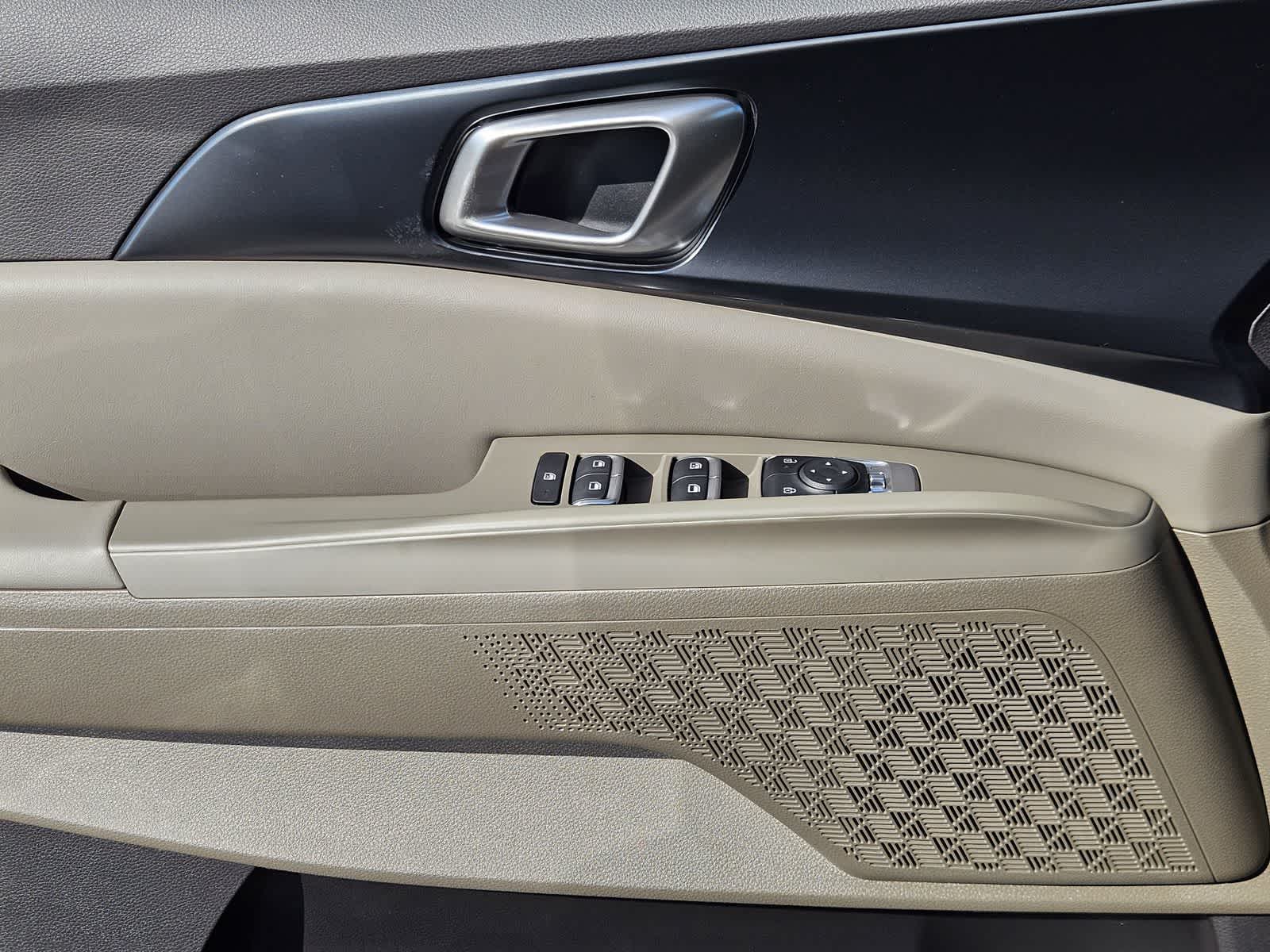 2027 Kia Carnival LXS - Photo 17