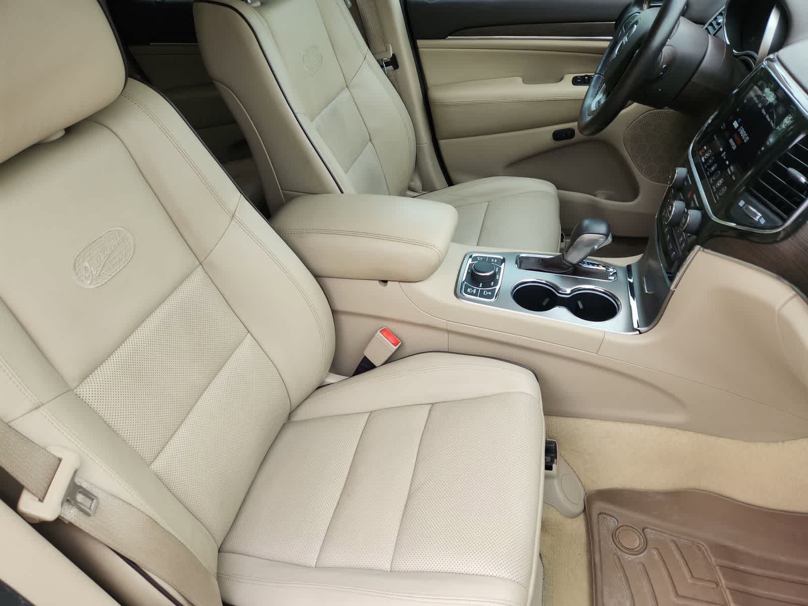 Thumbnail: 2021 Jeep Grand Cherokee - 12