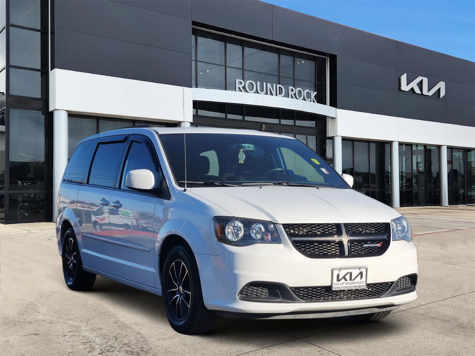 Thumbnail: 2017 Dodge Grand Caravan - 3