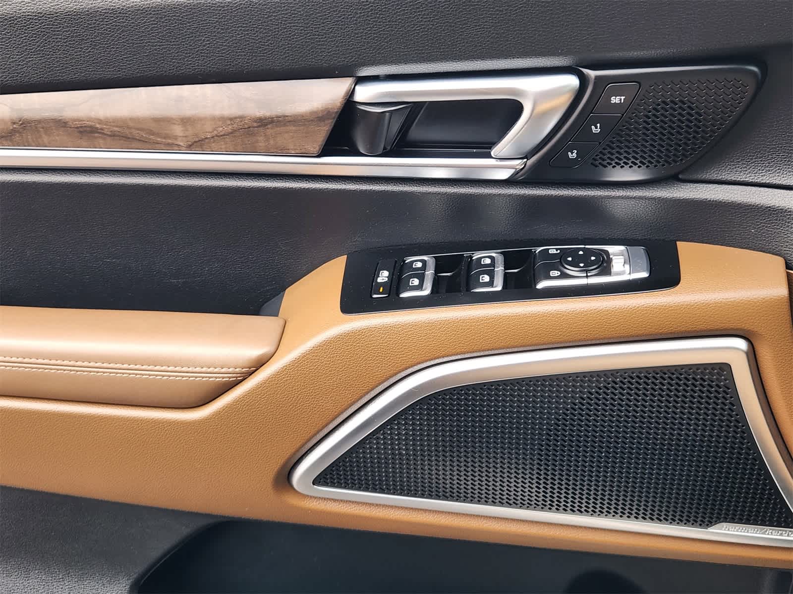 Thumbnail: 2022 Kia Telluride - 22