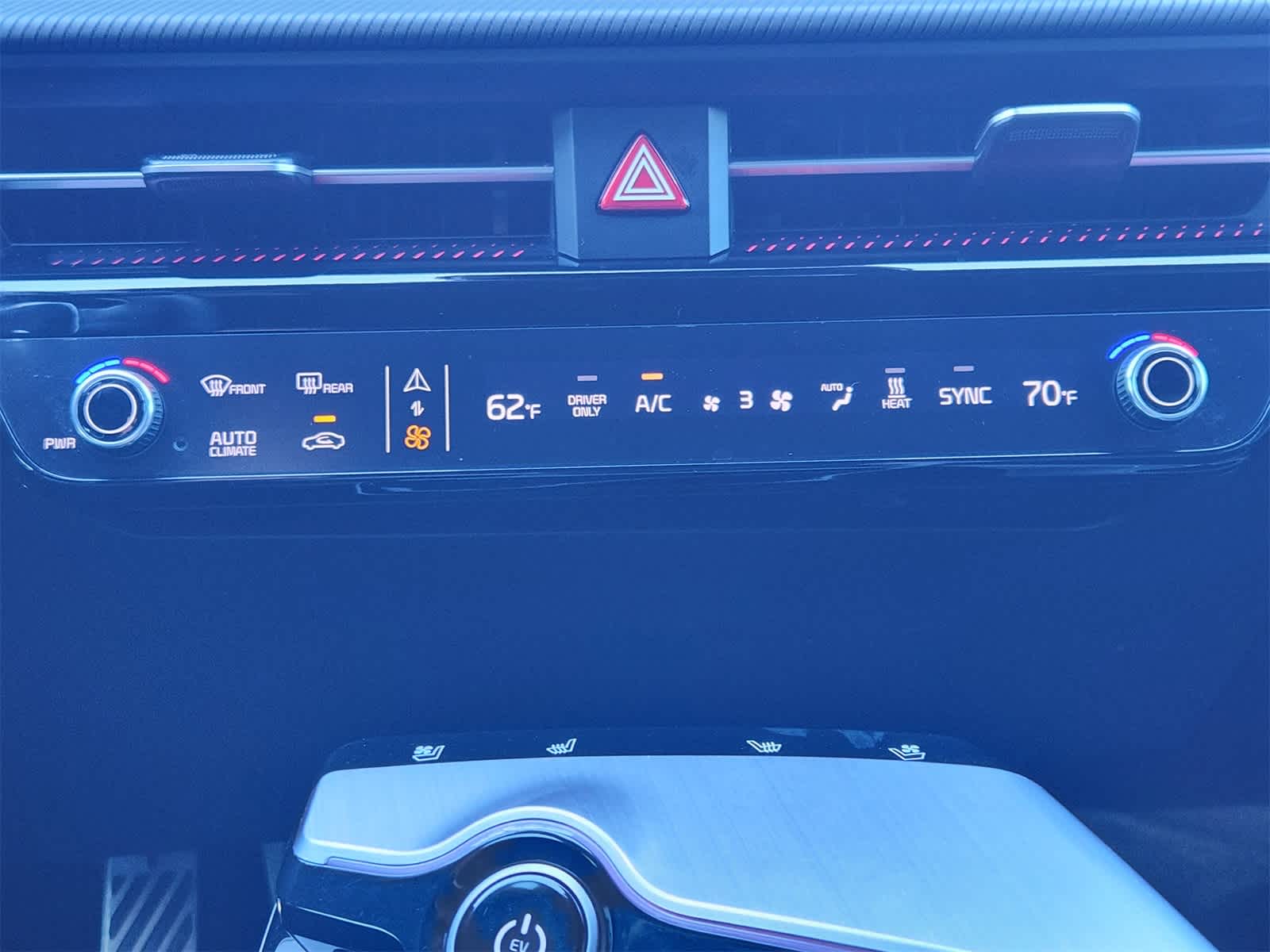 Thumbnail: 2023 Kia EV6 - 19