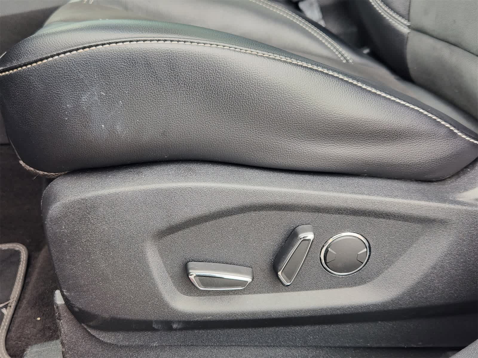 Thumbnail: 2019 Ford Edge - 24