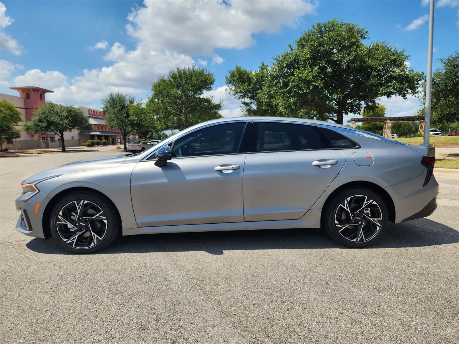 Thumbnail: 2025 Kia K5 - 4