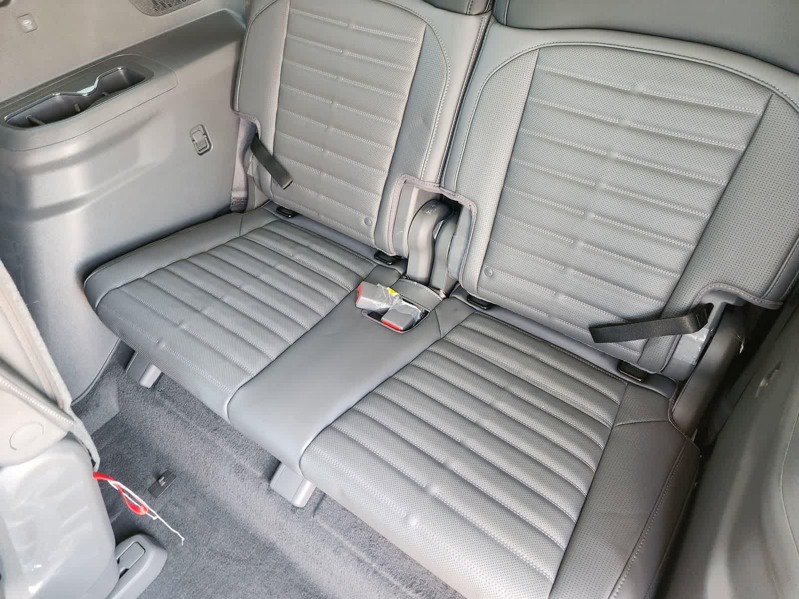 Thumbnail: 2026 Kia EV9 - 24