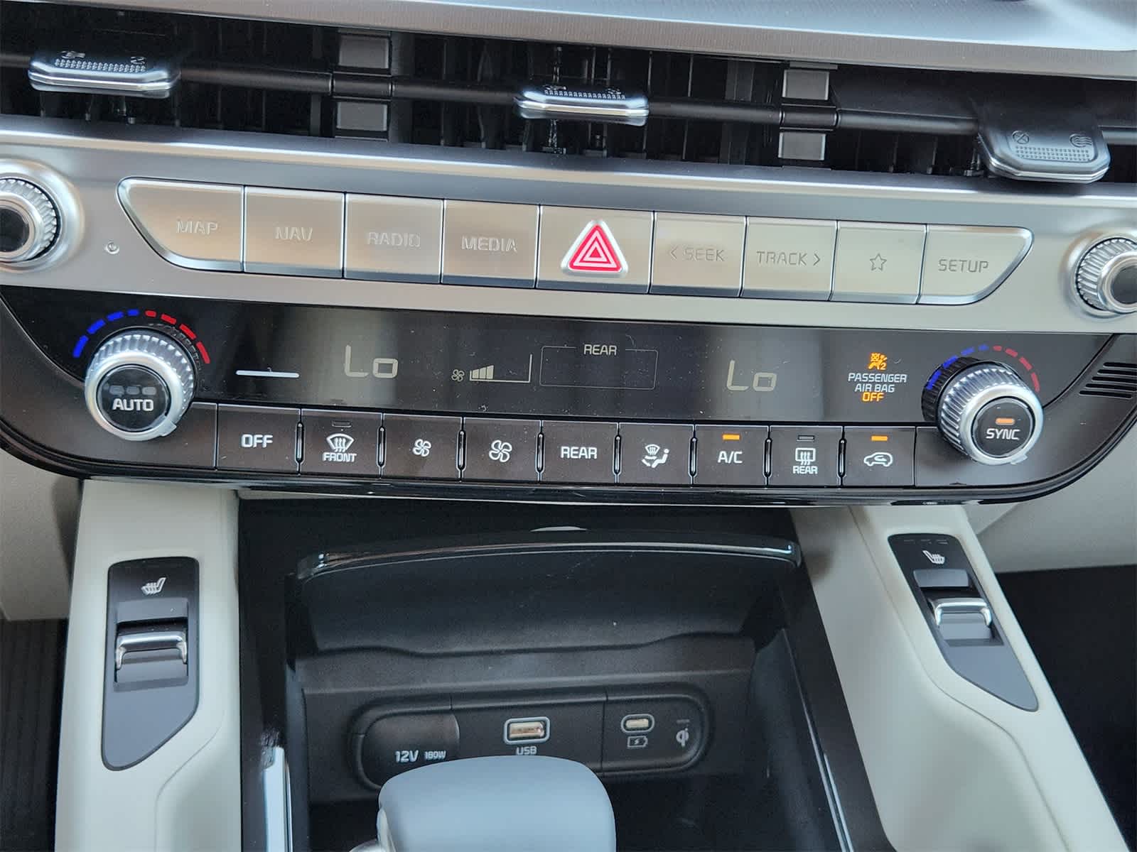 Thumbnail: 2025 Kia Telluride - 17