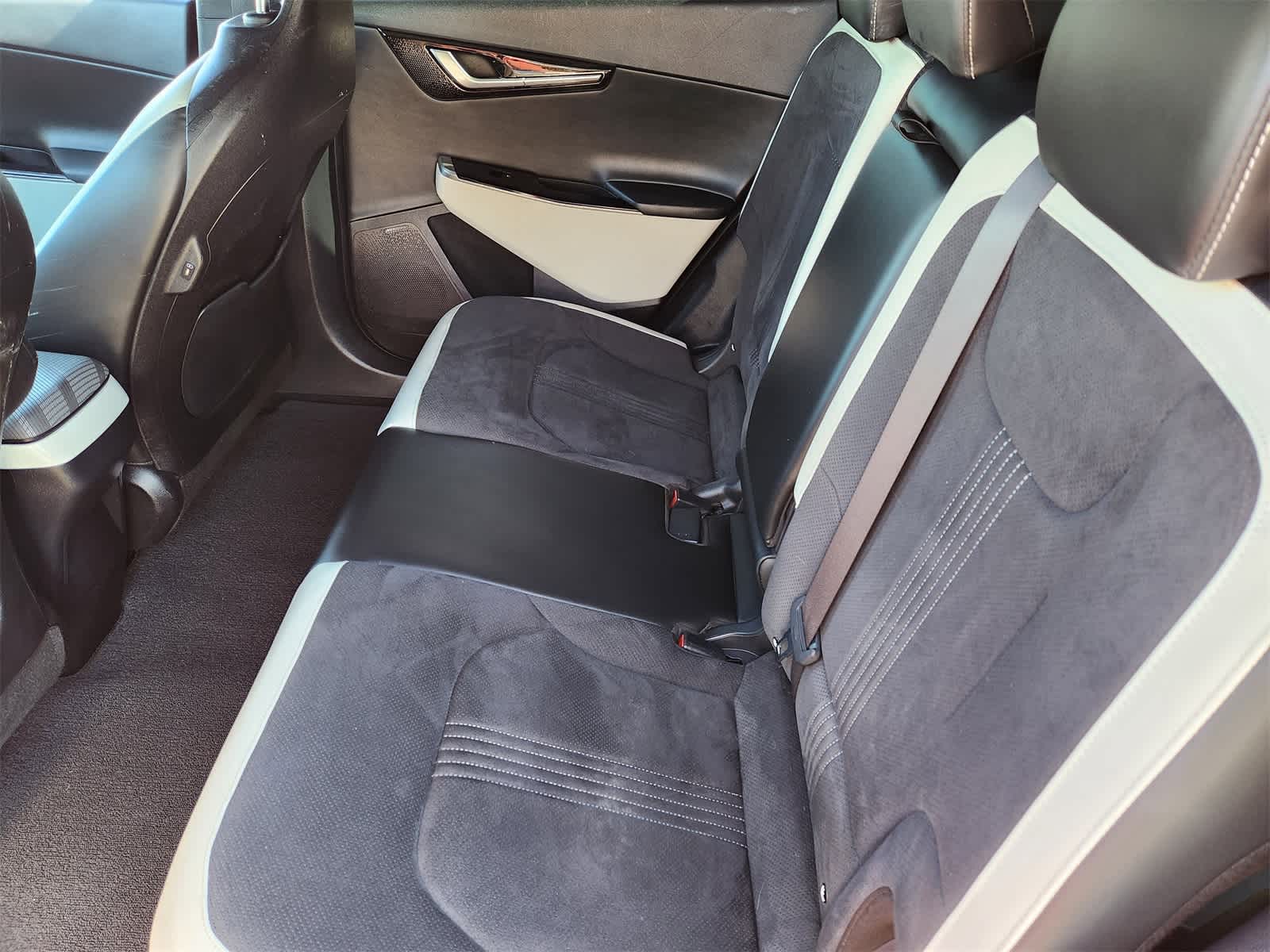 Thumbnail: 2023 Kia EV6 - 25