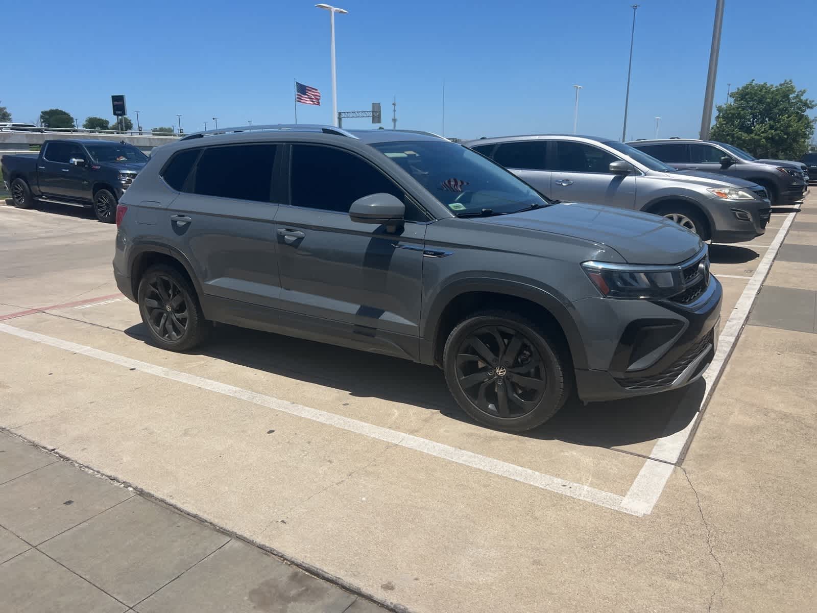2022 Volkswagen Taos SE 4