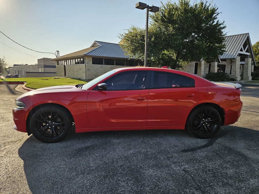 Used 2016 Dodge Charger SXT Sedan