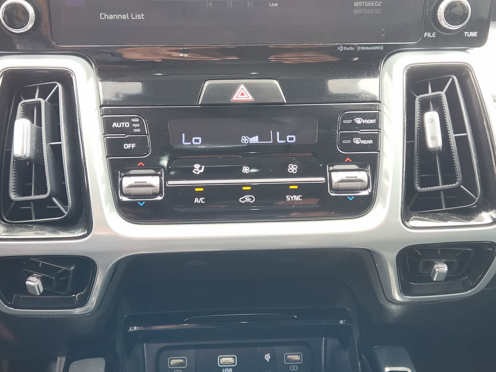 Thumbnail: 2022 Kia Sorento - 17